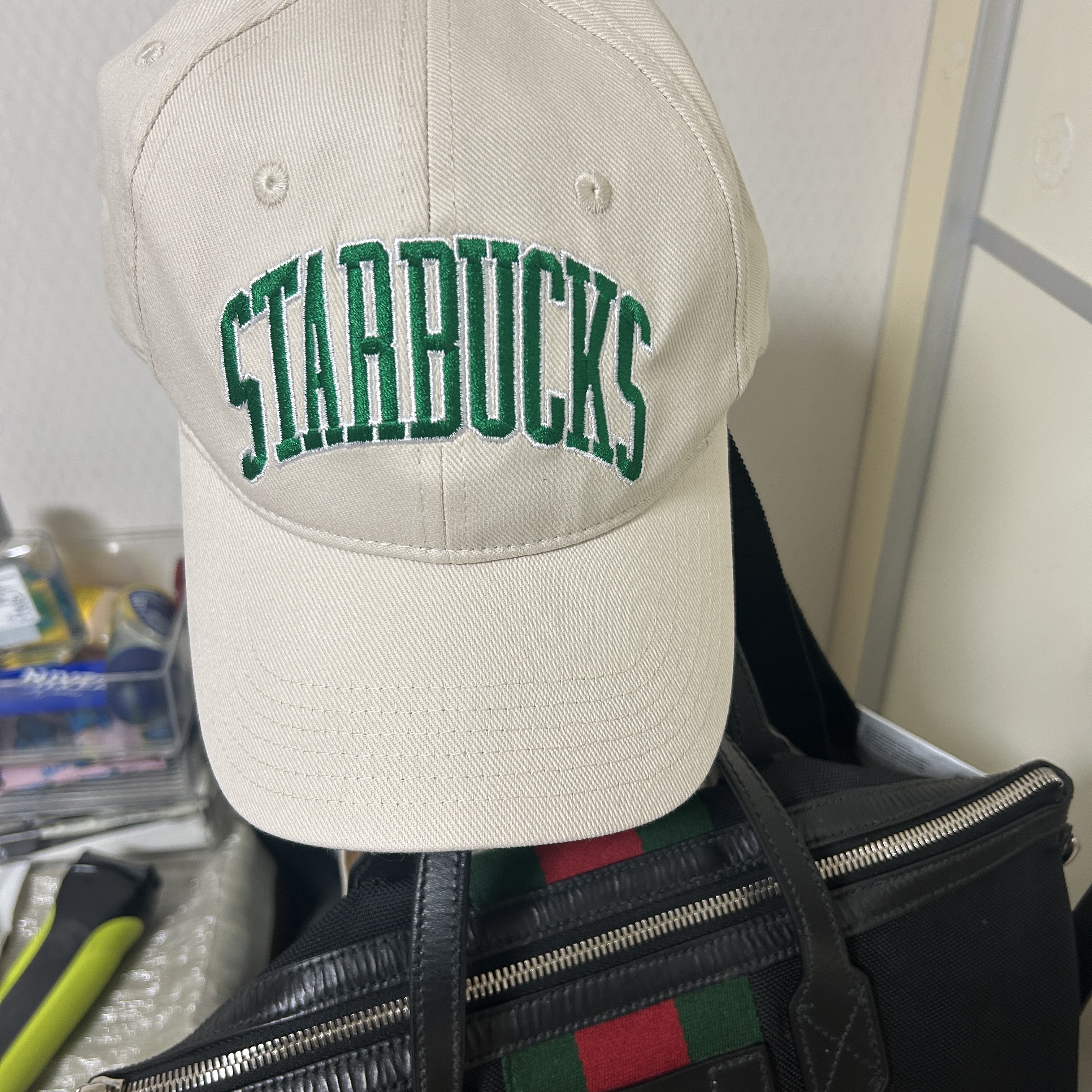 Starbucks x Beams Baseball Cap College Design Beige 착용 스타일