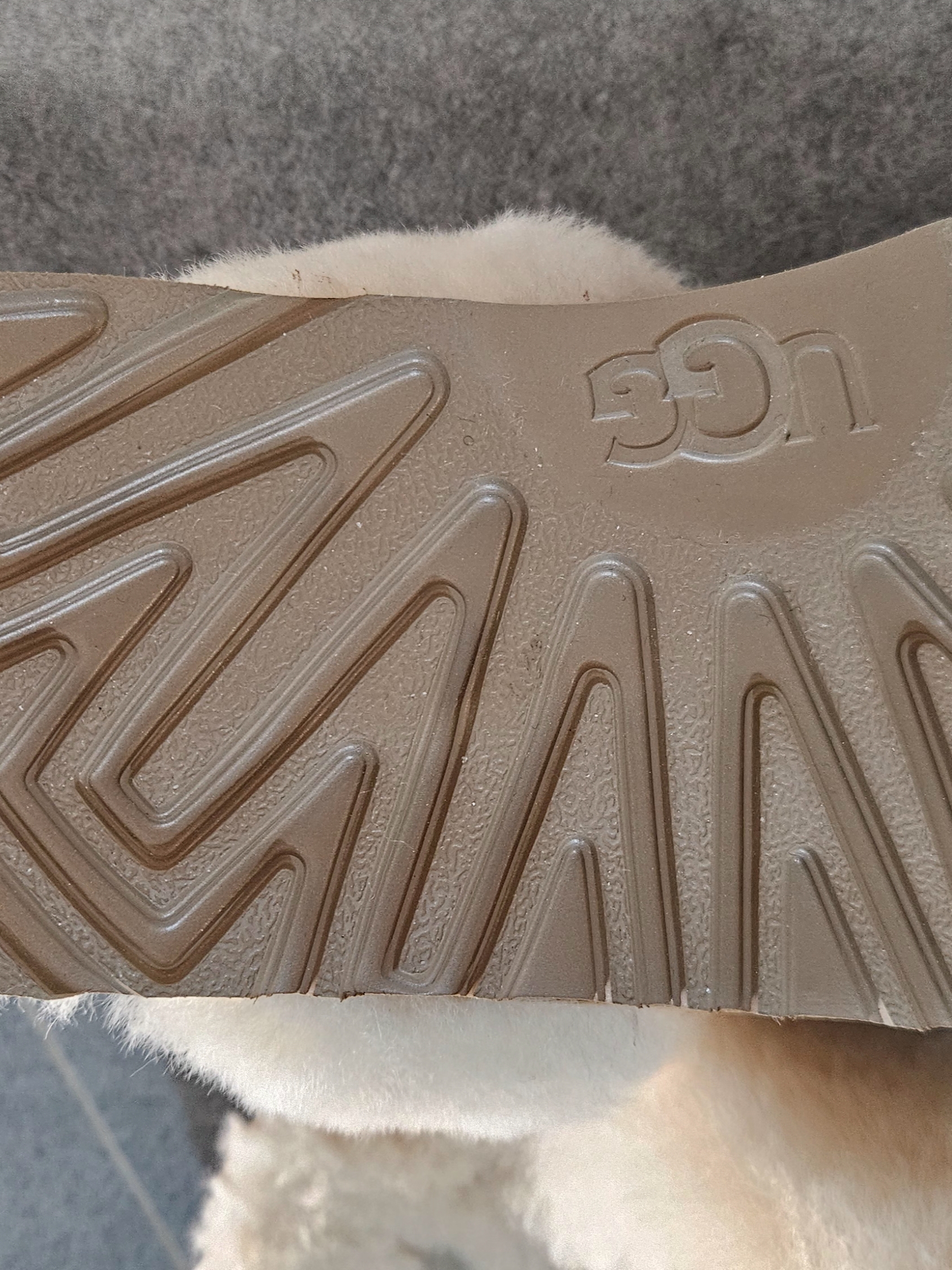 (W) UGG Scuffette II Slipper Chestnut 착용 스타일 - 5