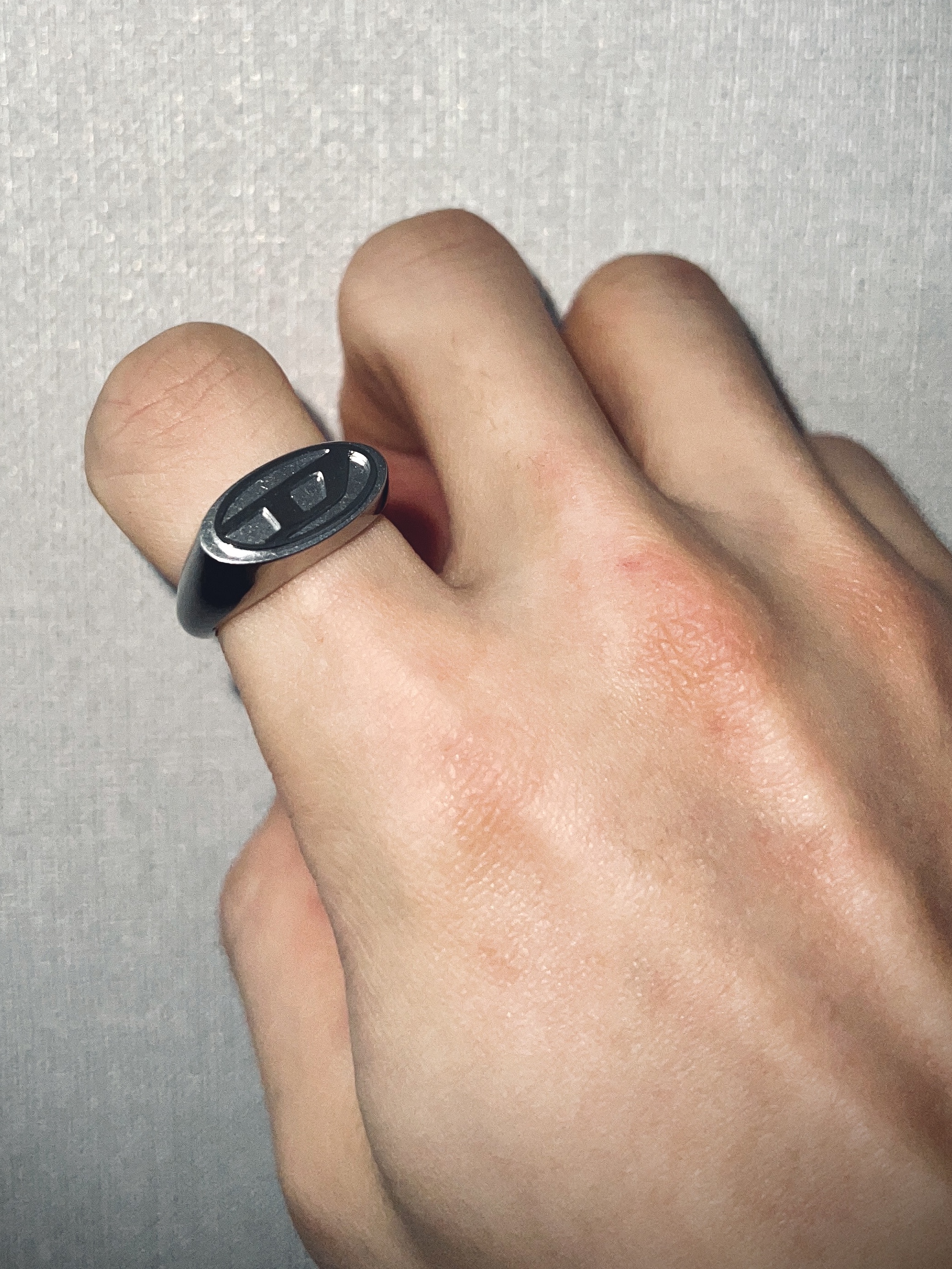 Diesel Dx1475 Stainless Steel Signet Ring Silver 착용 스타일 - 2