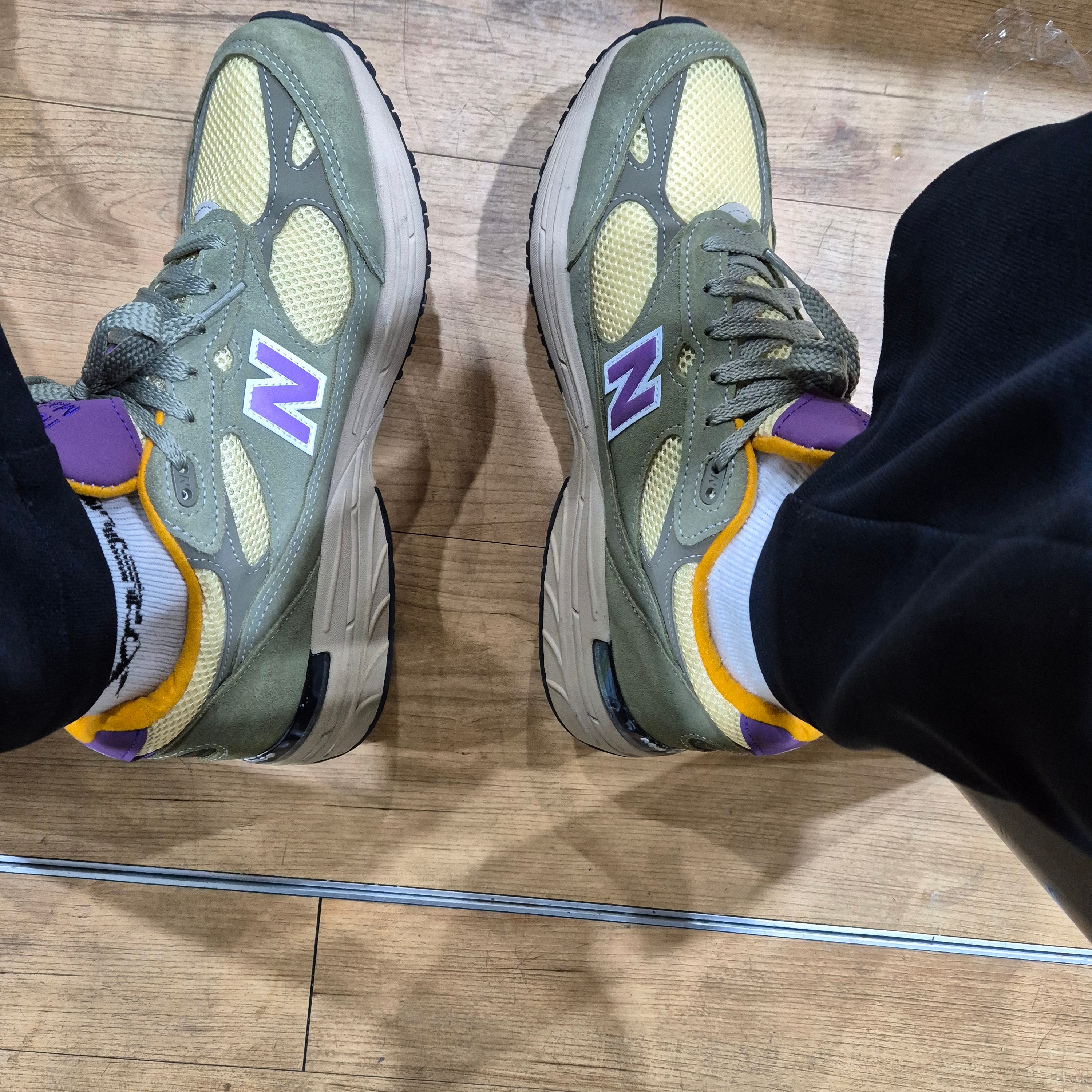 New Balance 993 Made in USA Olive Leaf Maize 착용 스타일