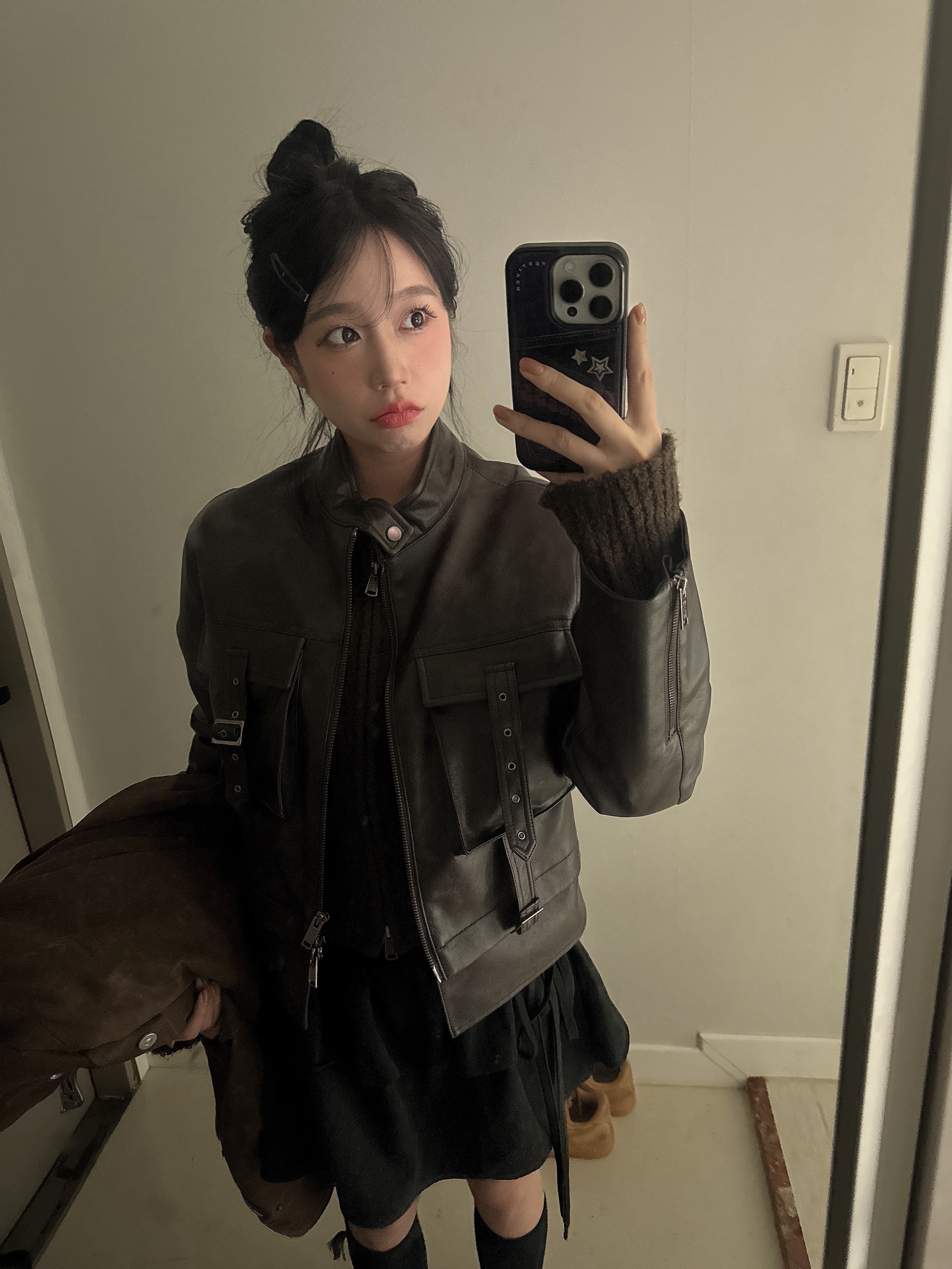 Vacant Archive Broner Waxed Field Jacket Brown, Vacant Archive Neah Knitted Zip-Up Brown 착용 스타일 - 2