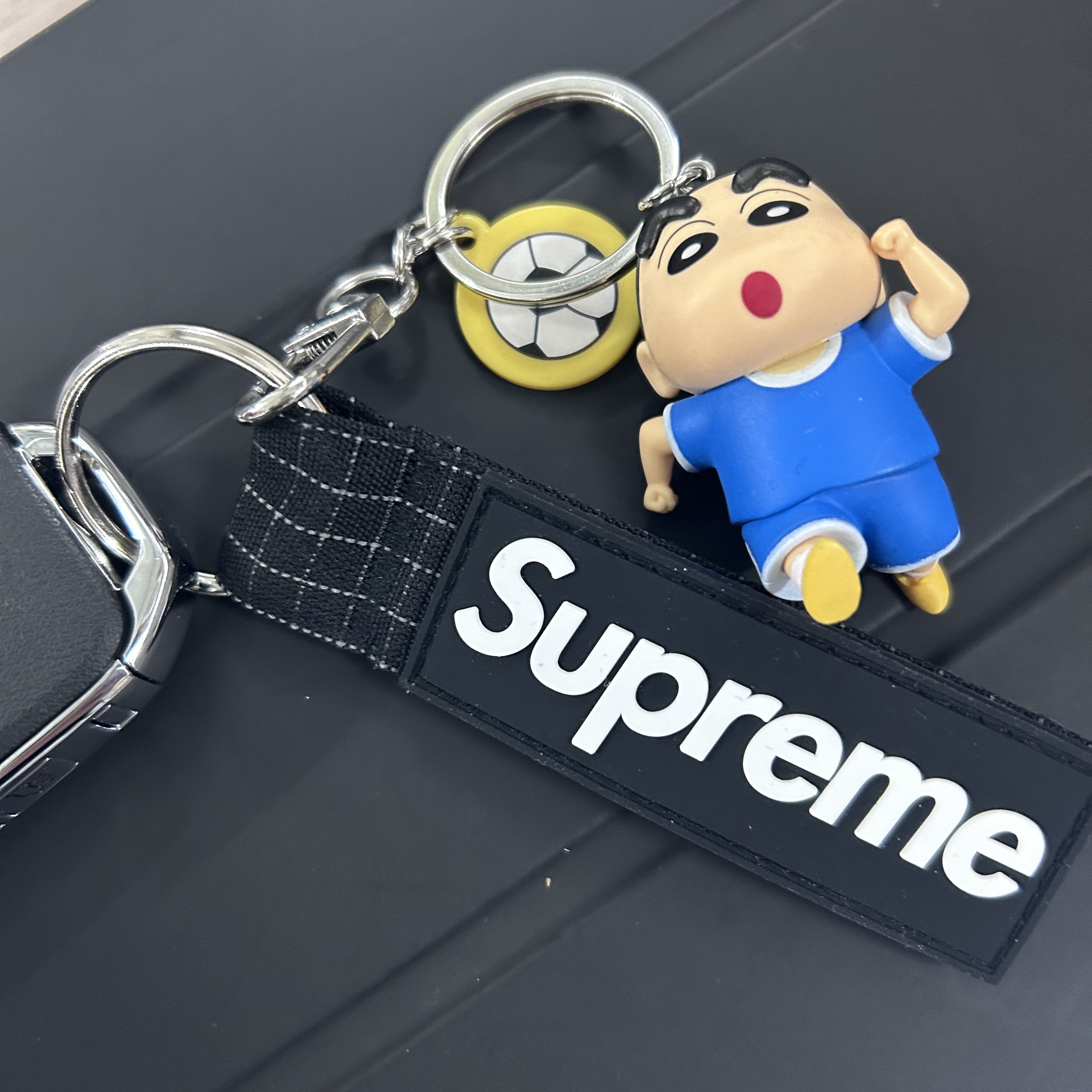 Supreme Ripstop Keychain Black - 24SS 착용 스타일