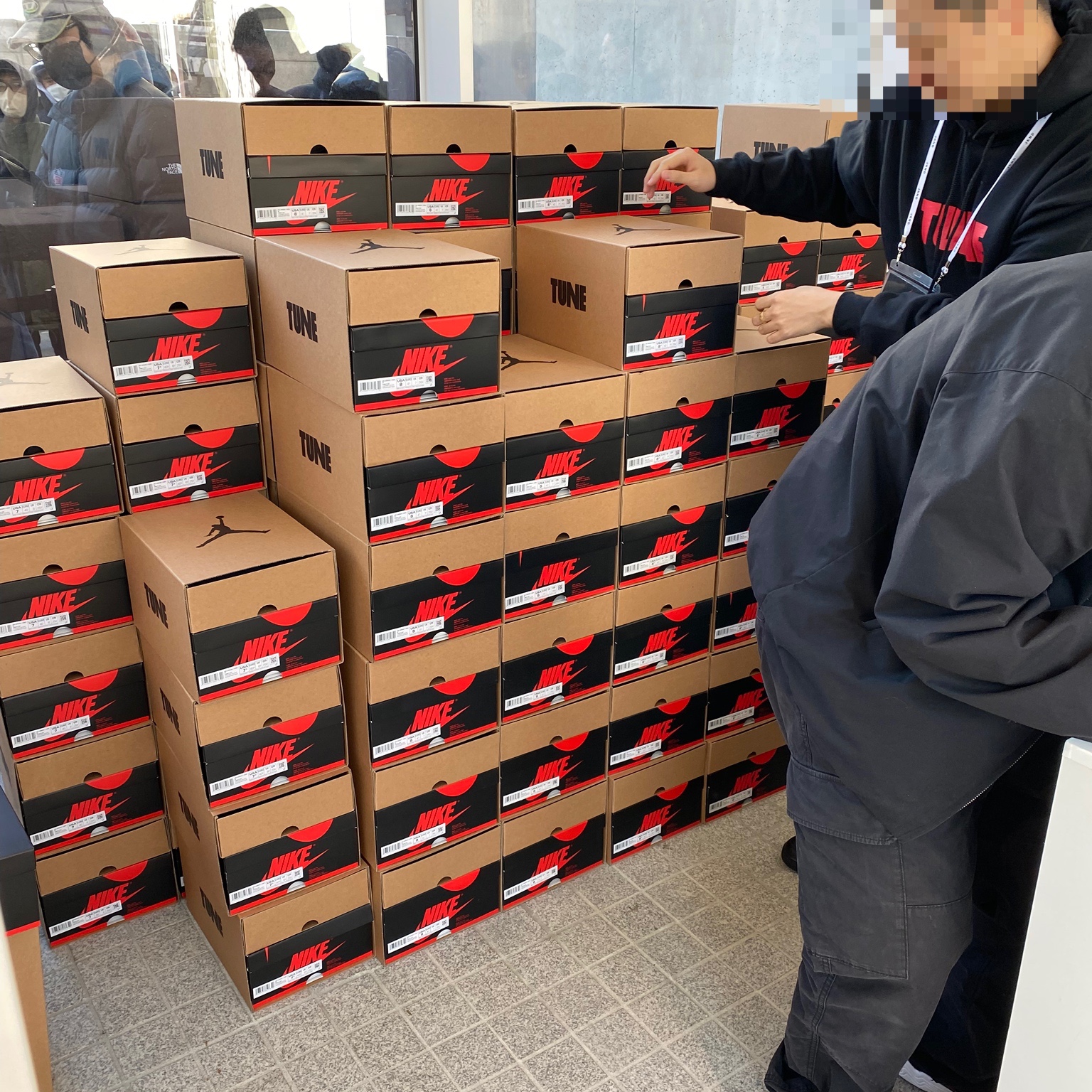 Jordan 1 x Tune High 85 Bred (Special Package), Jordan 1 High 85 Bred 착용 스타일 - 2