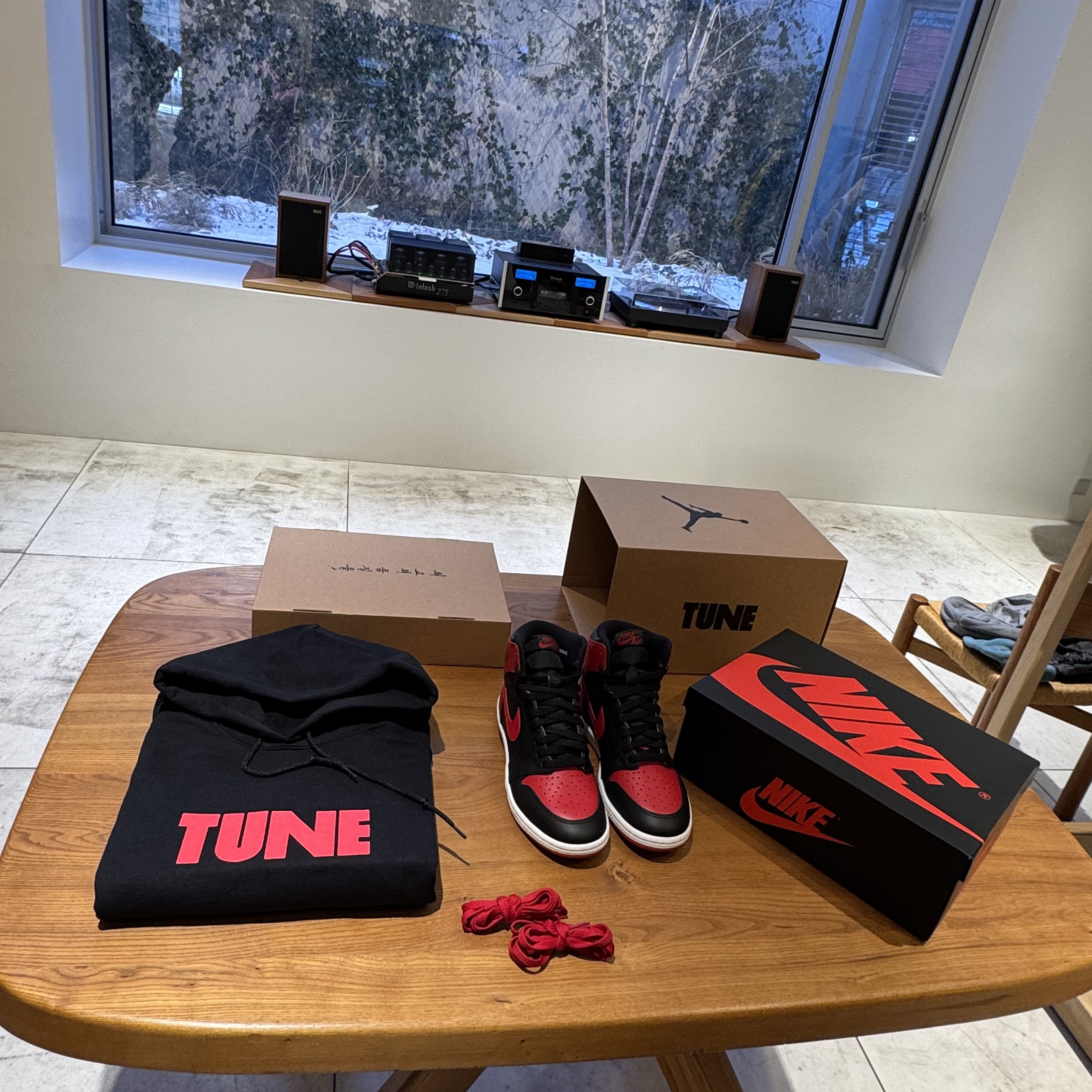 Jordan 1 x Tune High 85 Bred (Special Package) 착용 스타일