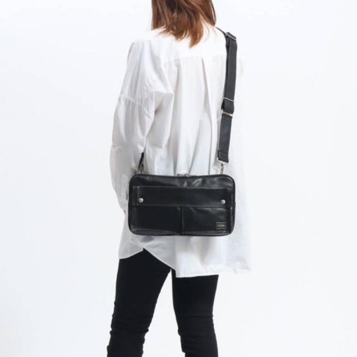 Porter Free Style Shoulder Bag Black 착용 스타일 - 4