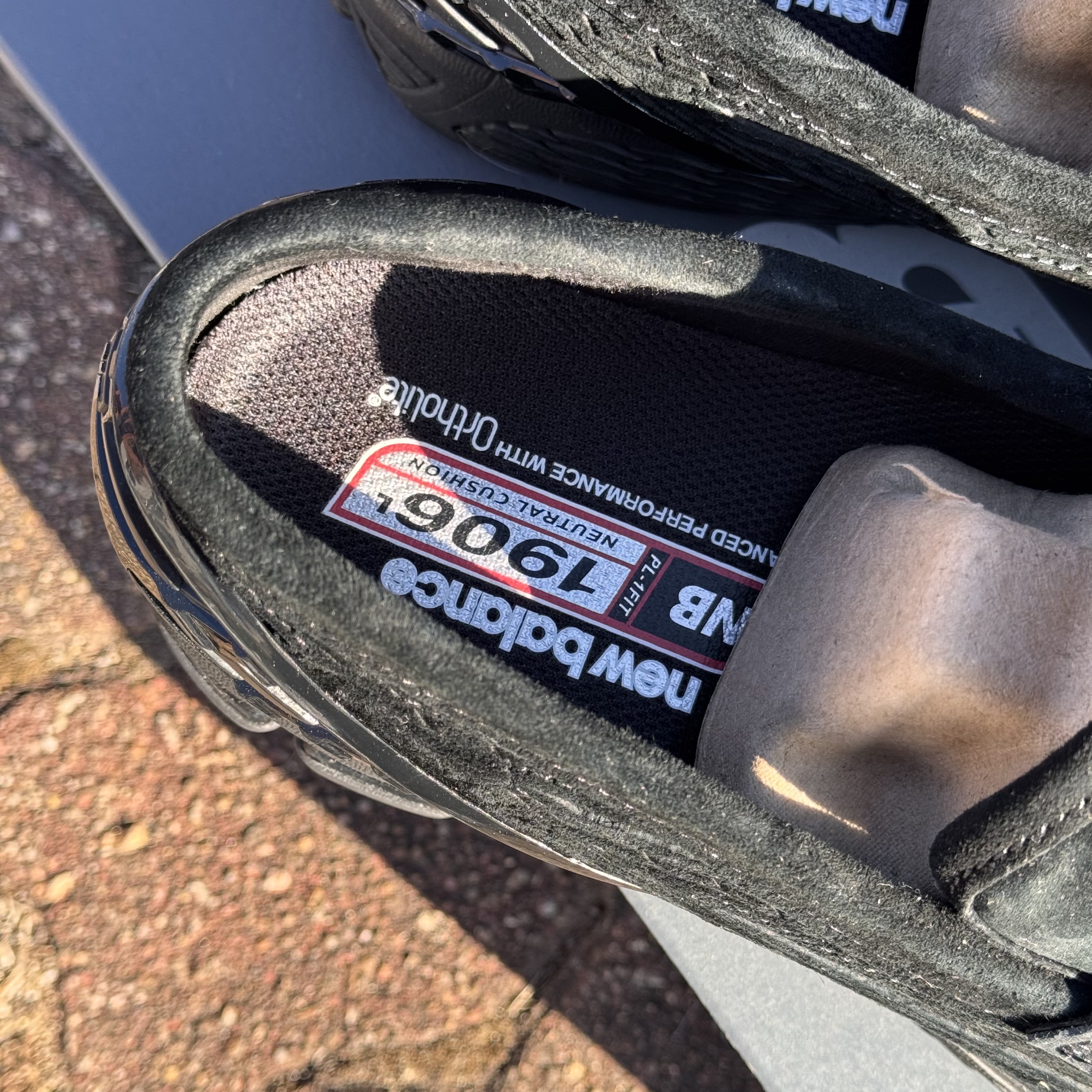 New Balance 1906L Black Black Cement 착용 스타일 - 6