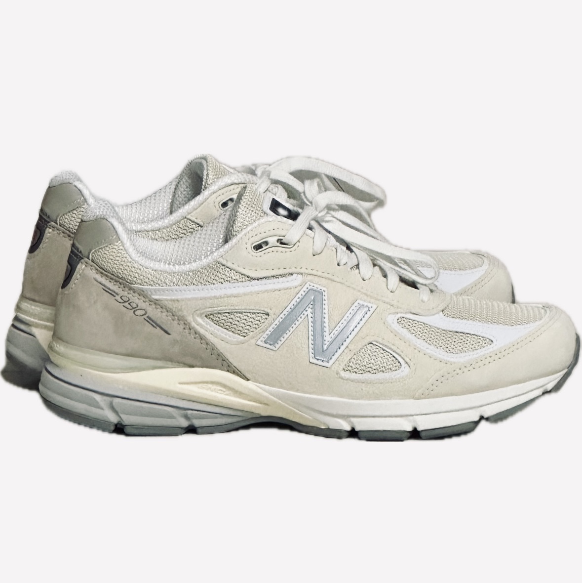 New Balance 990v4 Made in USA Cream White 착용 스타일