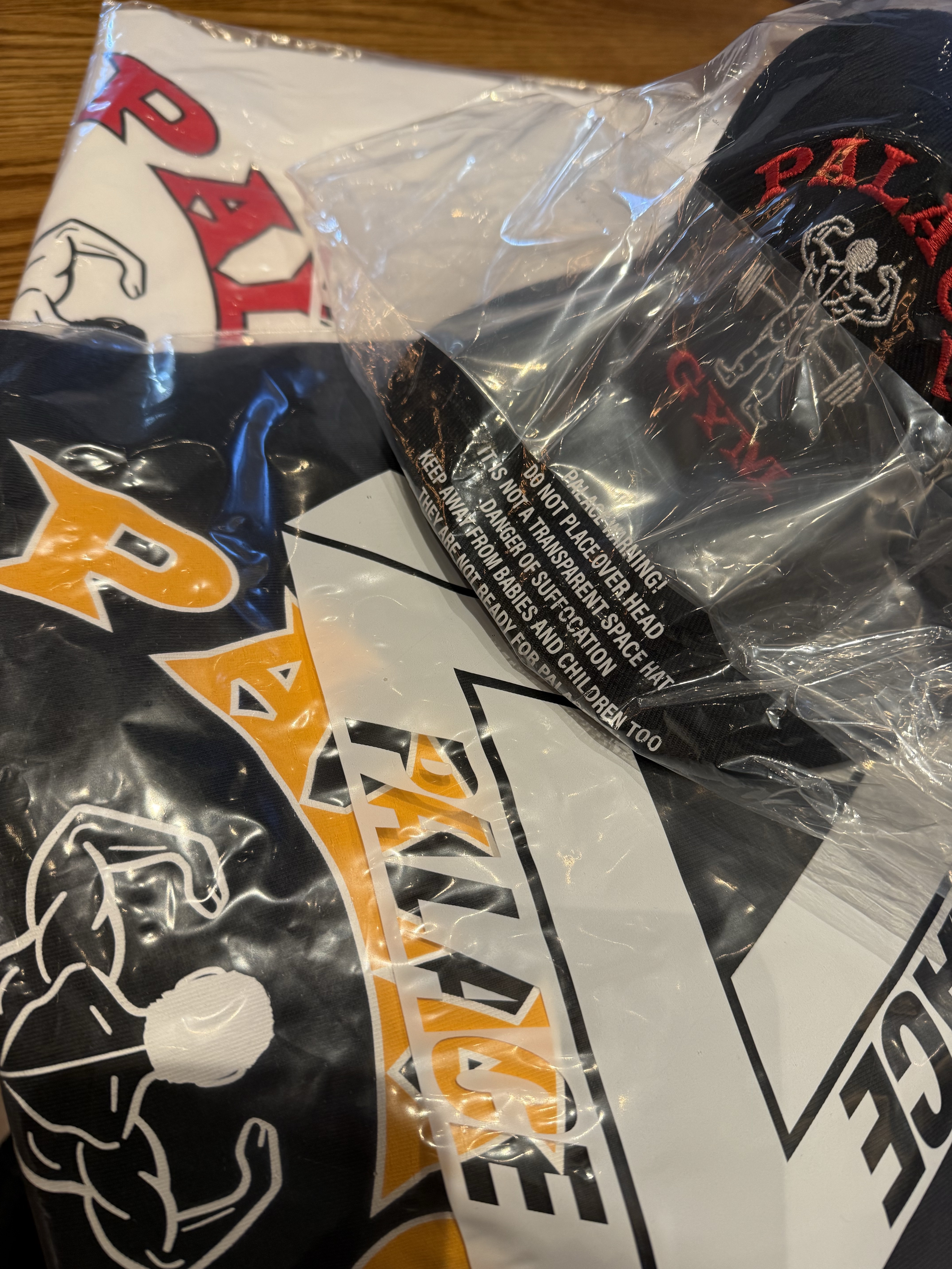 Palace Stronger For Longer T-Shirt Grey Marl - 25SS, Palace Stronger For Longer T-Shirt Black - 25SS 착용 스타일