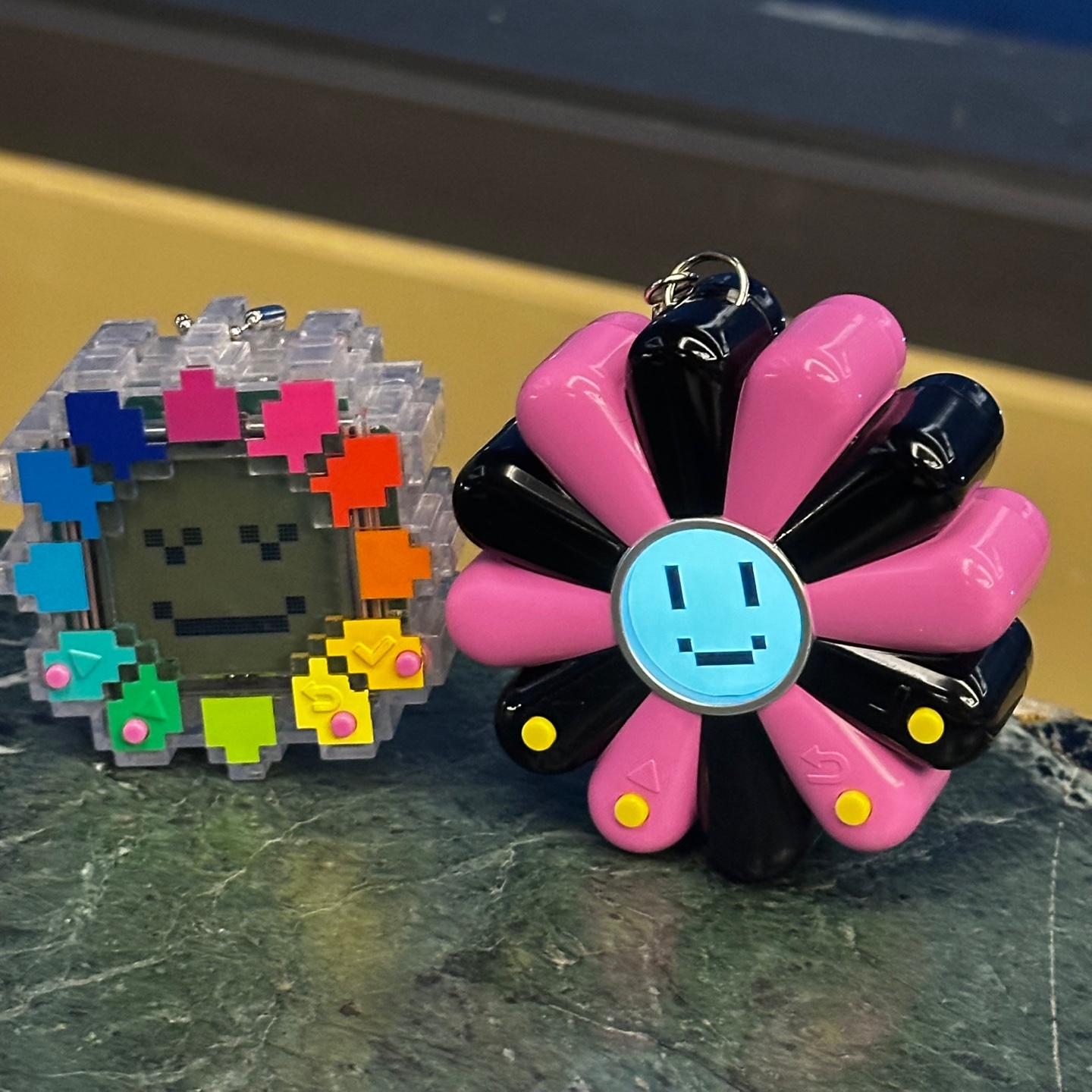 Kaikai Kiki x Blackpink Flower Go Walk Pink Black 착용 스타일
