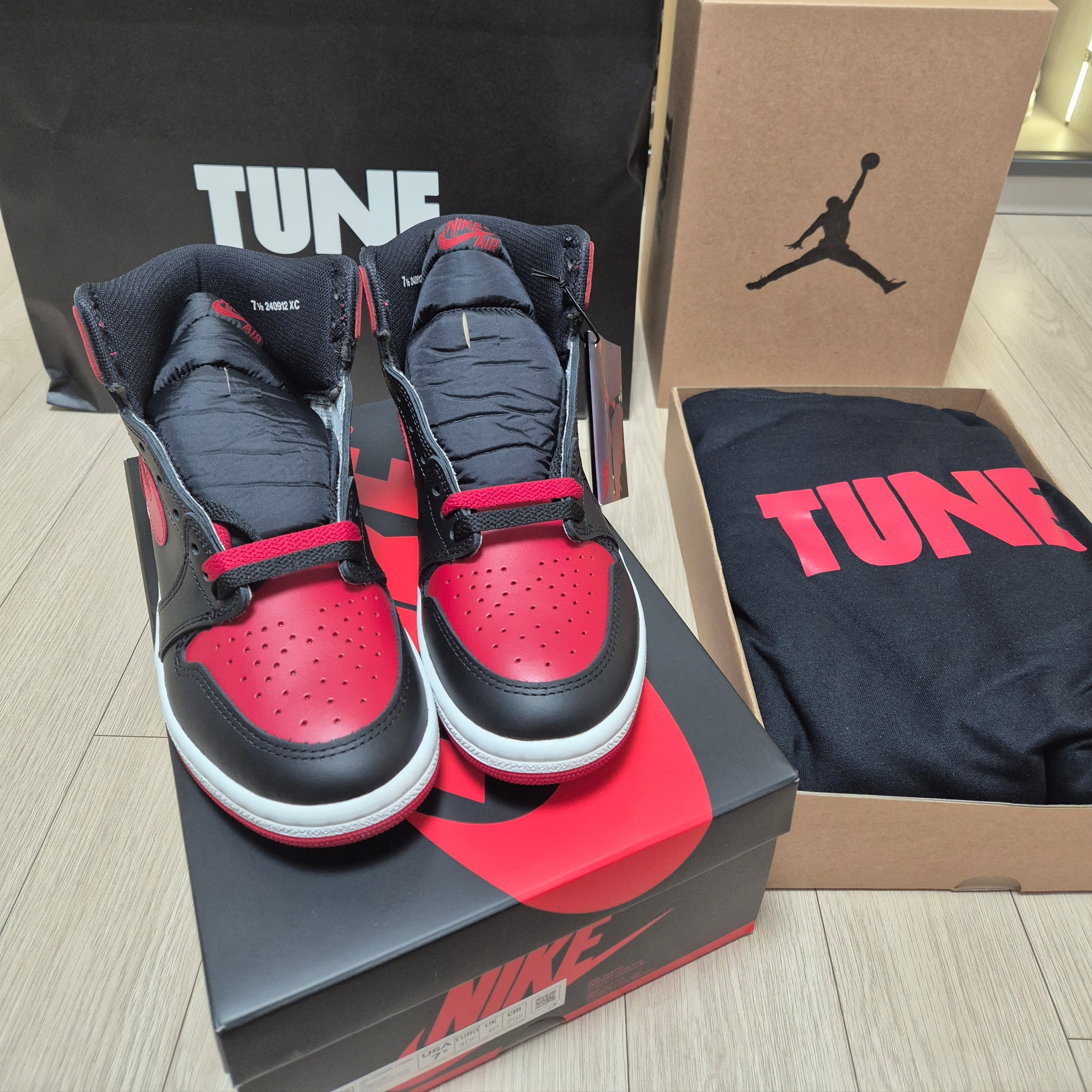 Jordan 1 x Tune High 85 Bred (Special Package) 착용 스타일 - 2