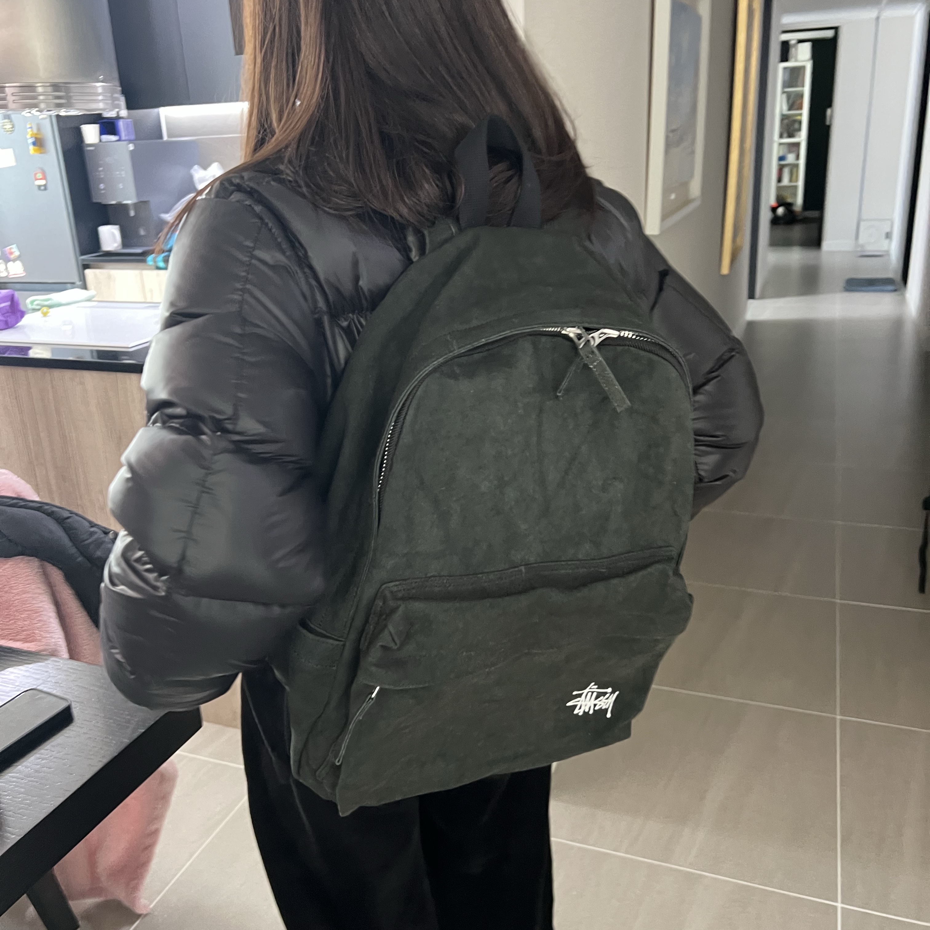 Stussy Canvas Backpack Washed Black 착용 스타일 - 3
