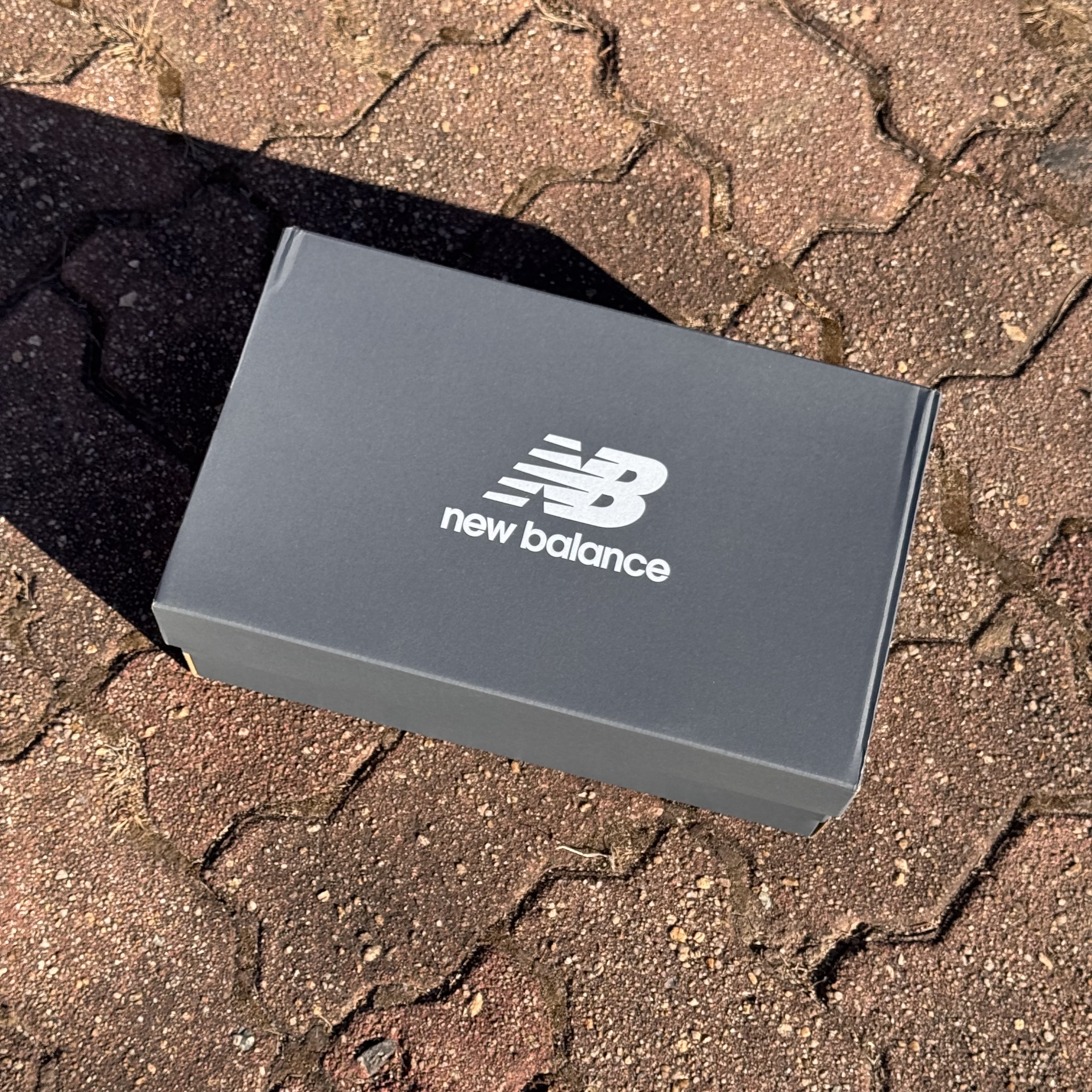 New Balance 1906L Black Black Cement 착용 스타일 - 1