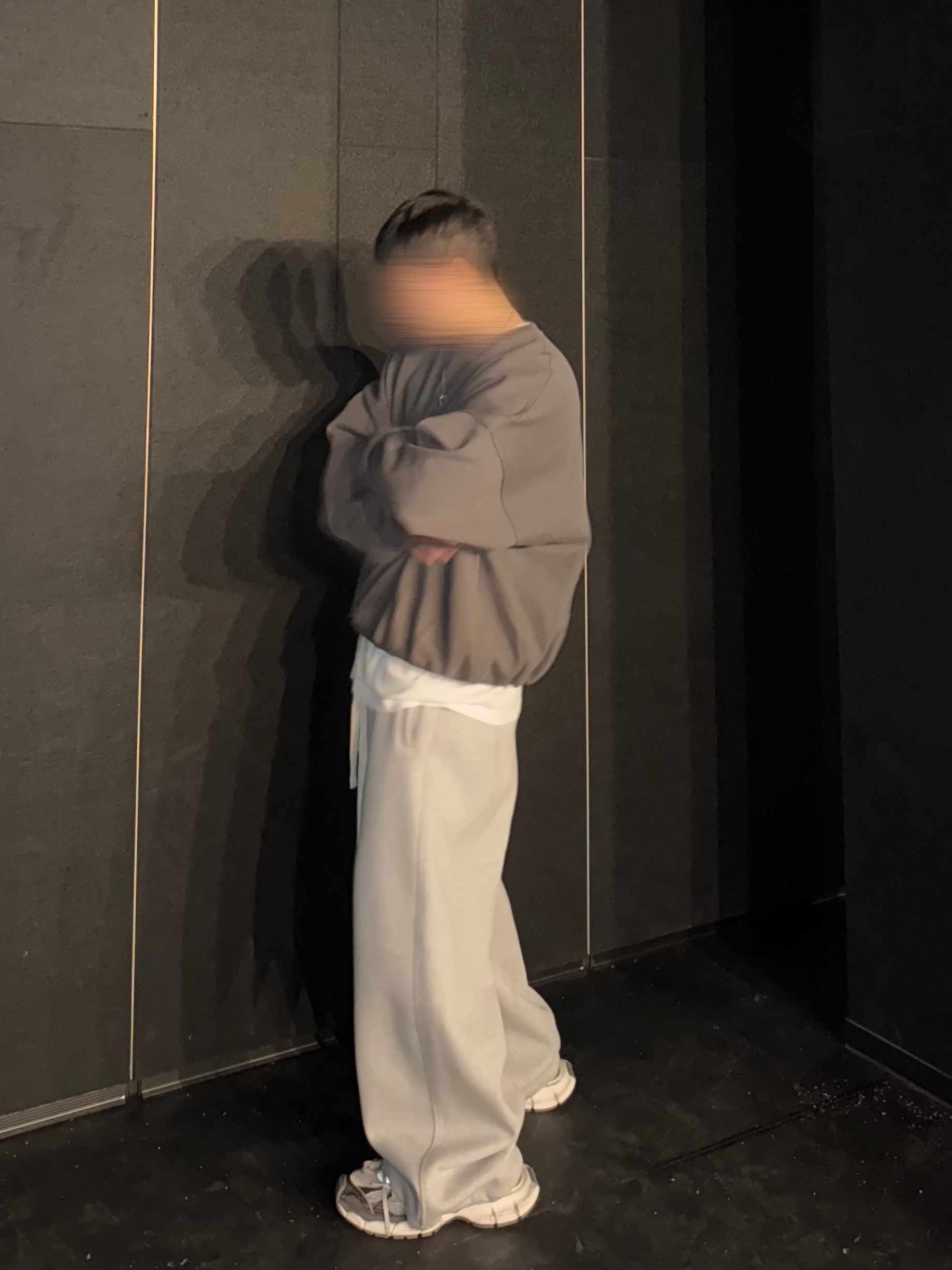 Undermycar Mu.14 Anti Fxxking Logo Play Oversized Bonded Sweat Shirts Olive, Nonnod Scuba Pajama Pants Grey 착용 스타일 - 3