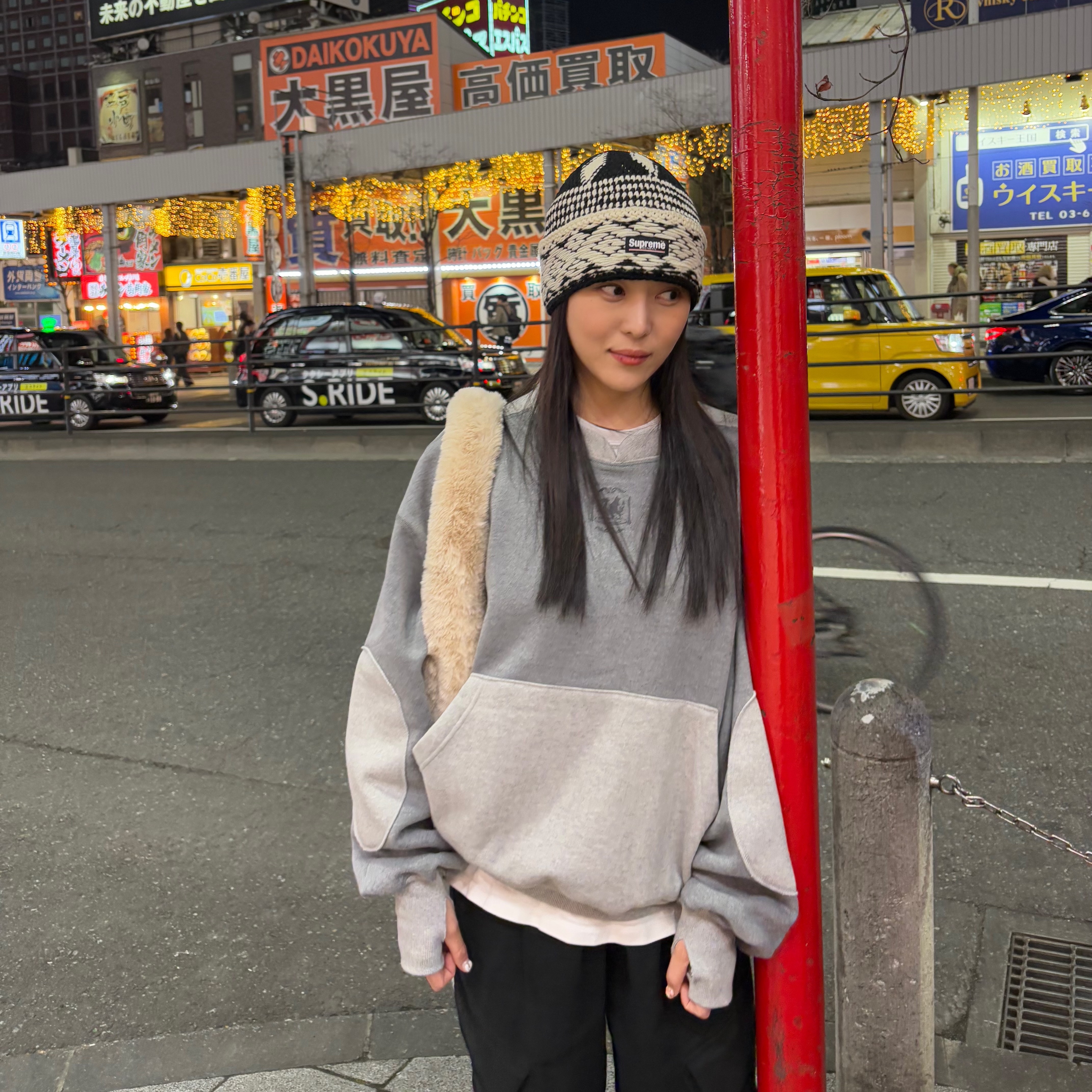 IAB Studio x Delicious in Dungeon Laios Sweatshirt Gray, Supreme Diamond Beanie Black - 24FW 착용 스타일