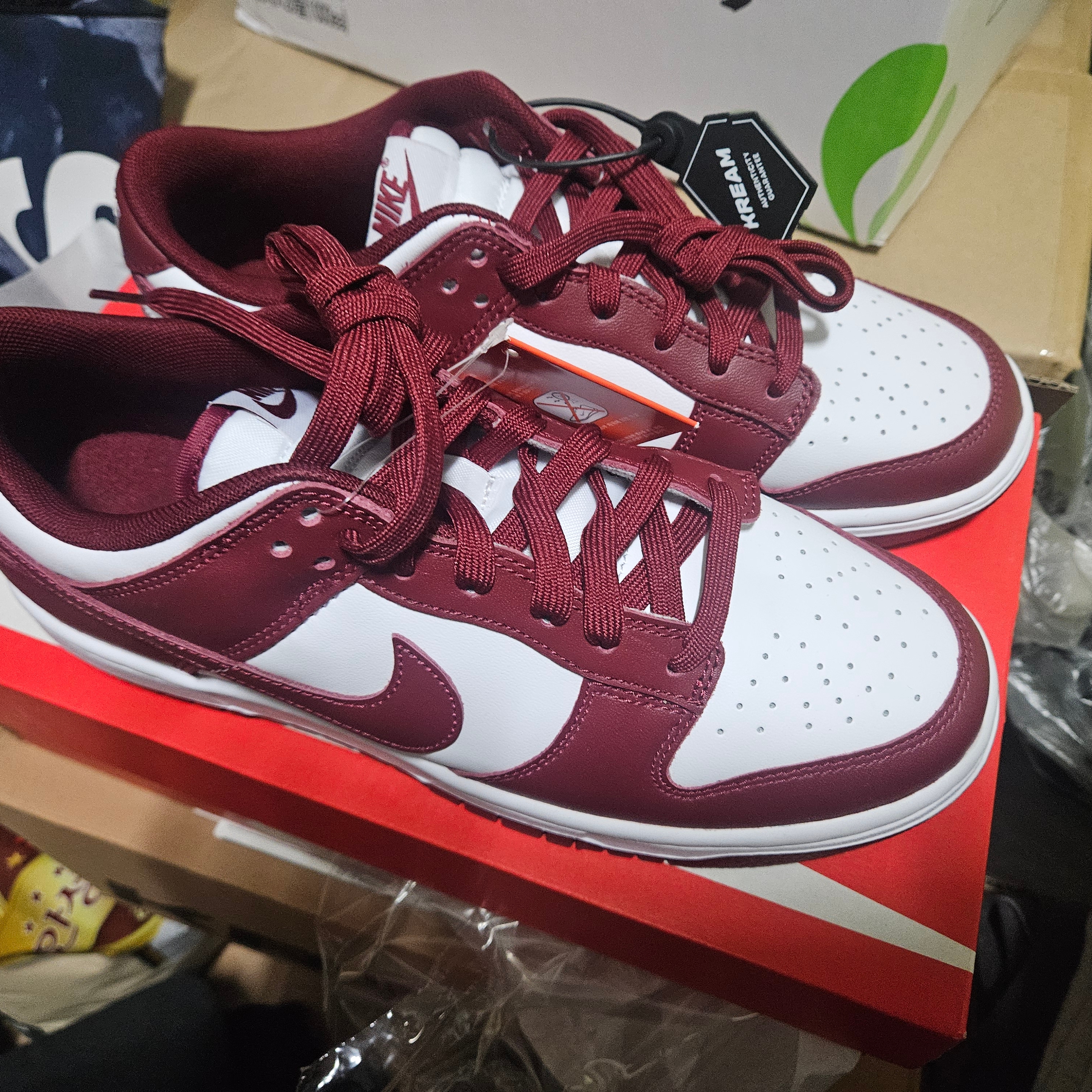 Nike Dunk Low Retro Team Red 착용 스타일