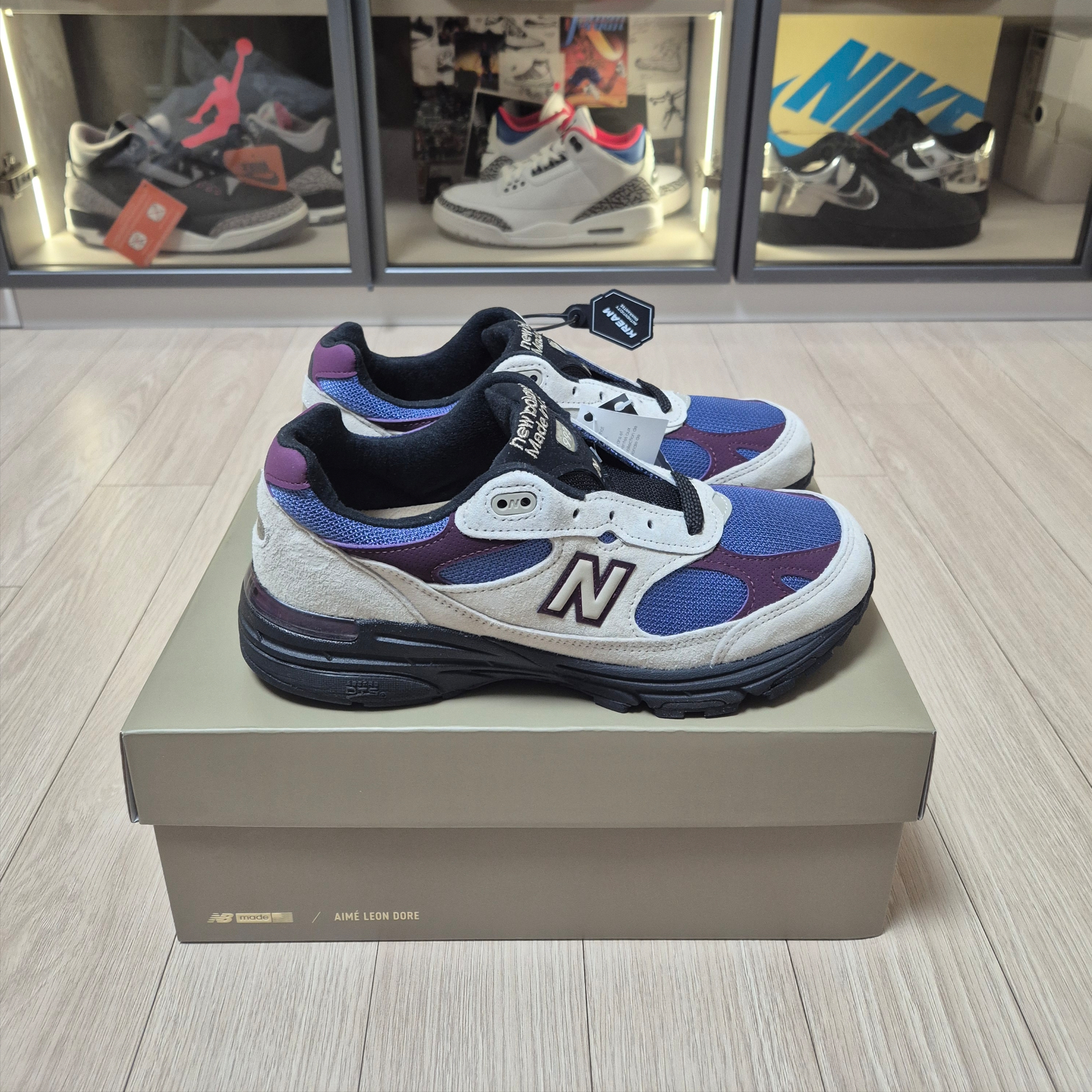 (W) New Balance x Aime Leon Dore 993 Made in USA Taupe 착용 스타일 - 1