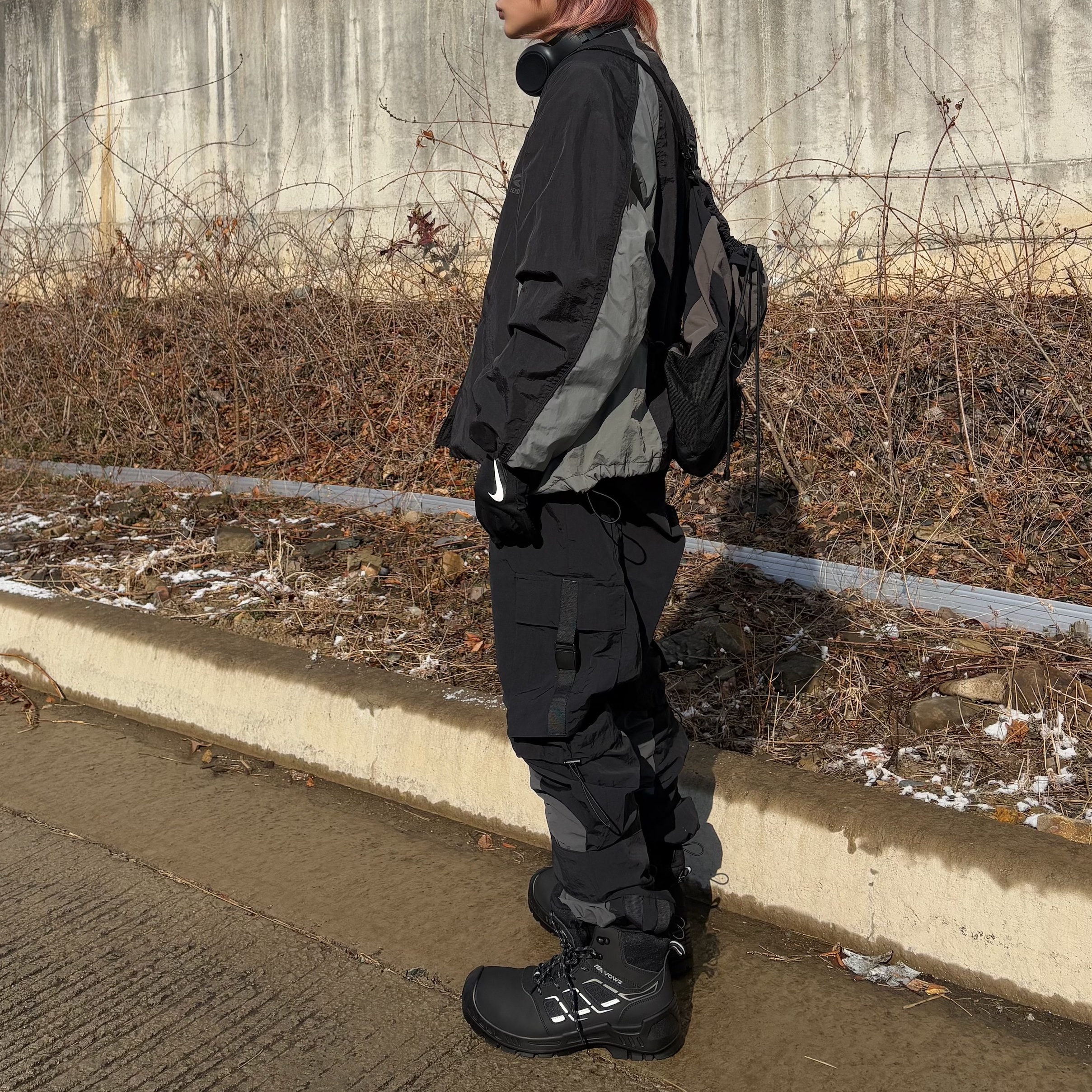 C.P. Company Extra Fine Merino Wool Goggle Beanie Black, Nike Therma-Fit Academy Football Gloves Black 착용 스타일 - 3