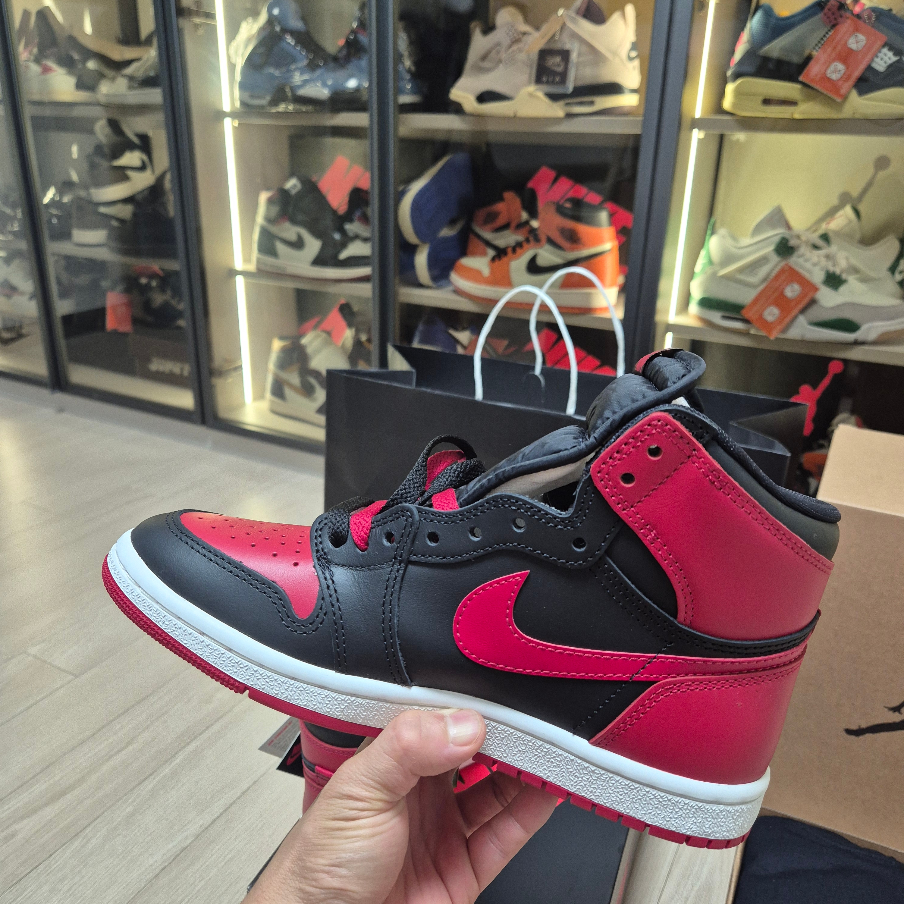 Jordan 1 x Tune High 85 Bred (Special Package) 착용 스타일 - 8
