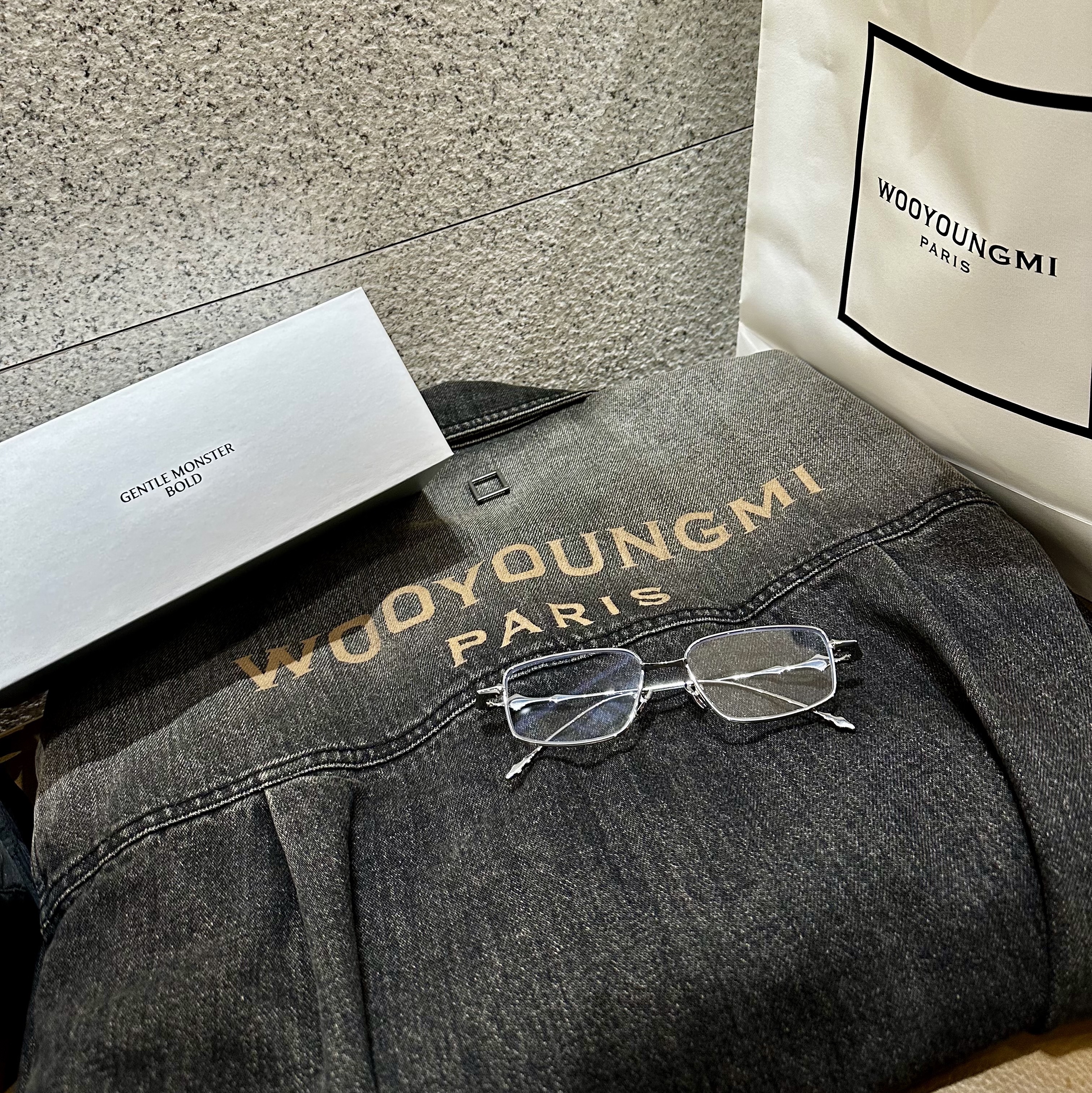 Gentle Monster Atomic 02 Silver, Wooyoungmi Washed Denim Back Logo Shirt Grey - 25SS 착용 스타일