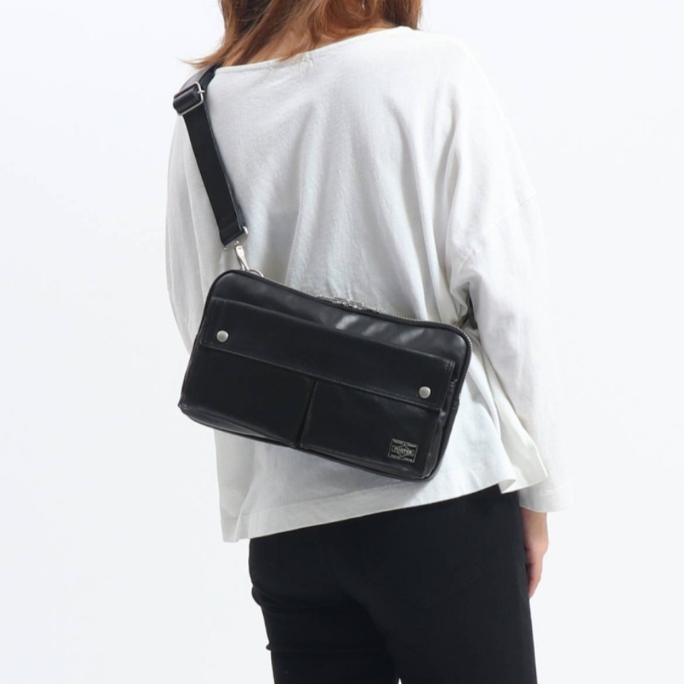Porter Free Style Shoulder Bag Black 착용 스타일 - 3
