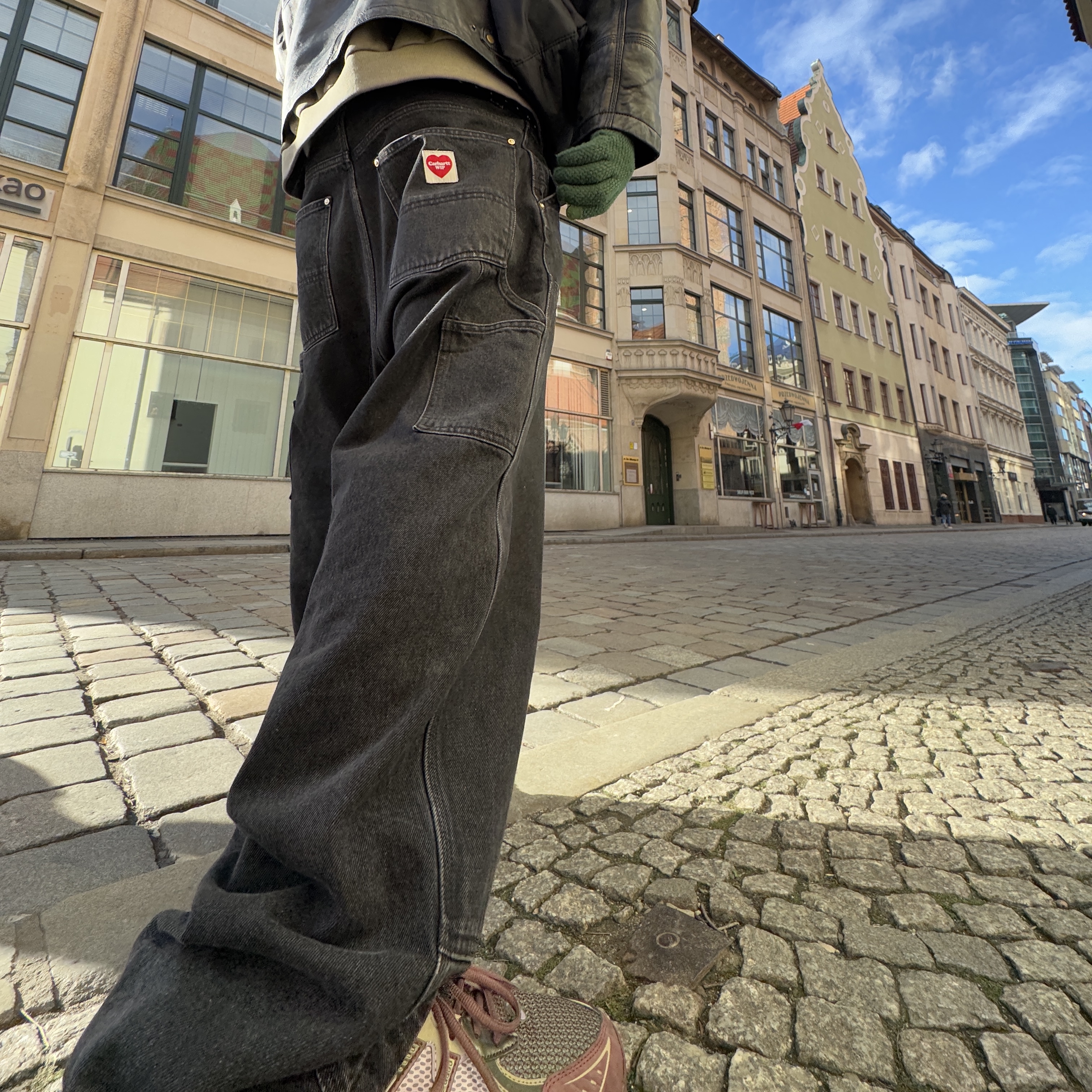 Asics UB6-S GT-2160 Mantle Green Grape, Carhartt WIP Nash Loose Fit Double Knee Pants Black Stone Washed 착용 스타일 - 1