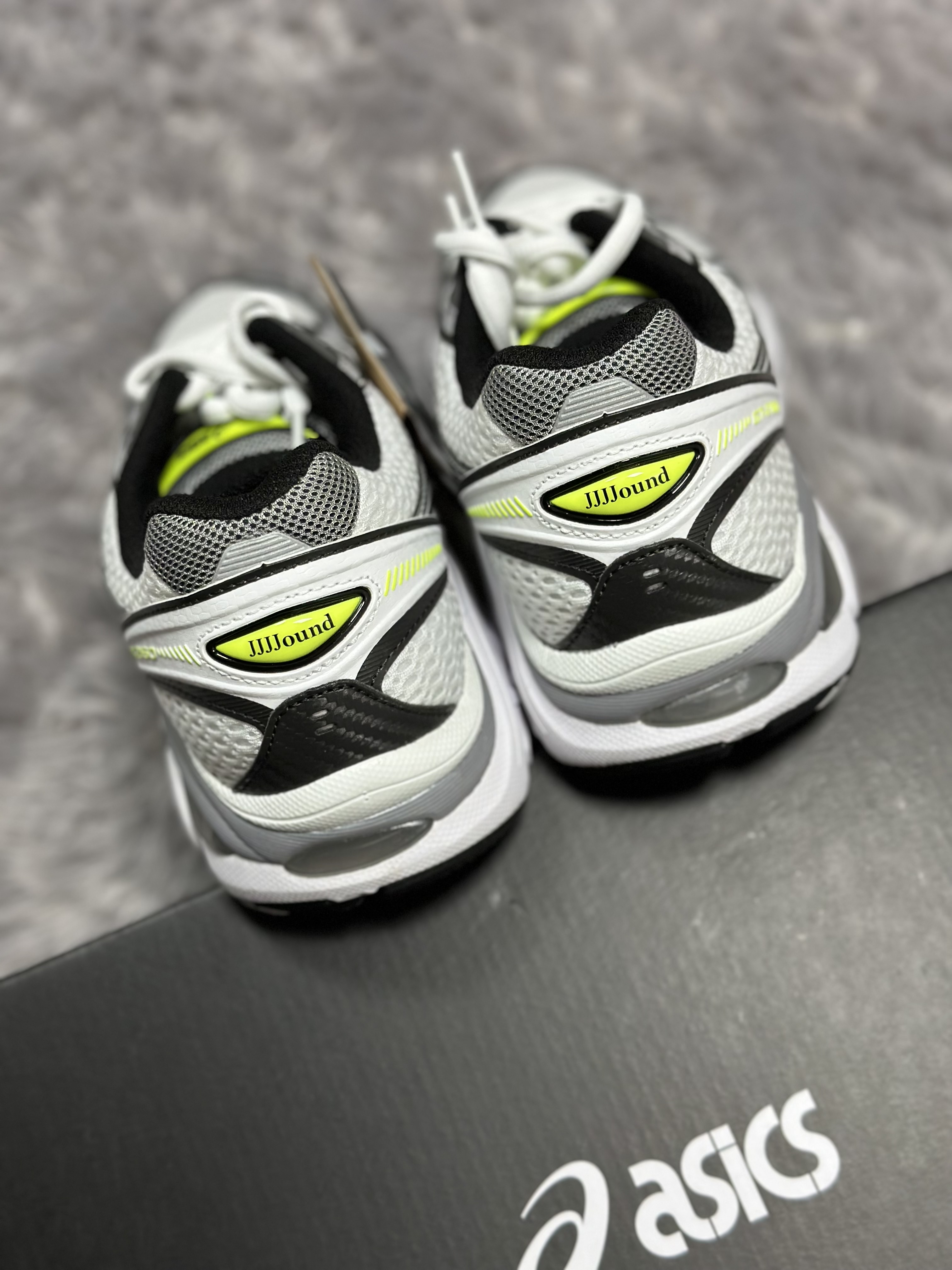 Asics x JJJJound GT-2160 White Black 착용 스타일 - 2
