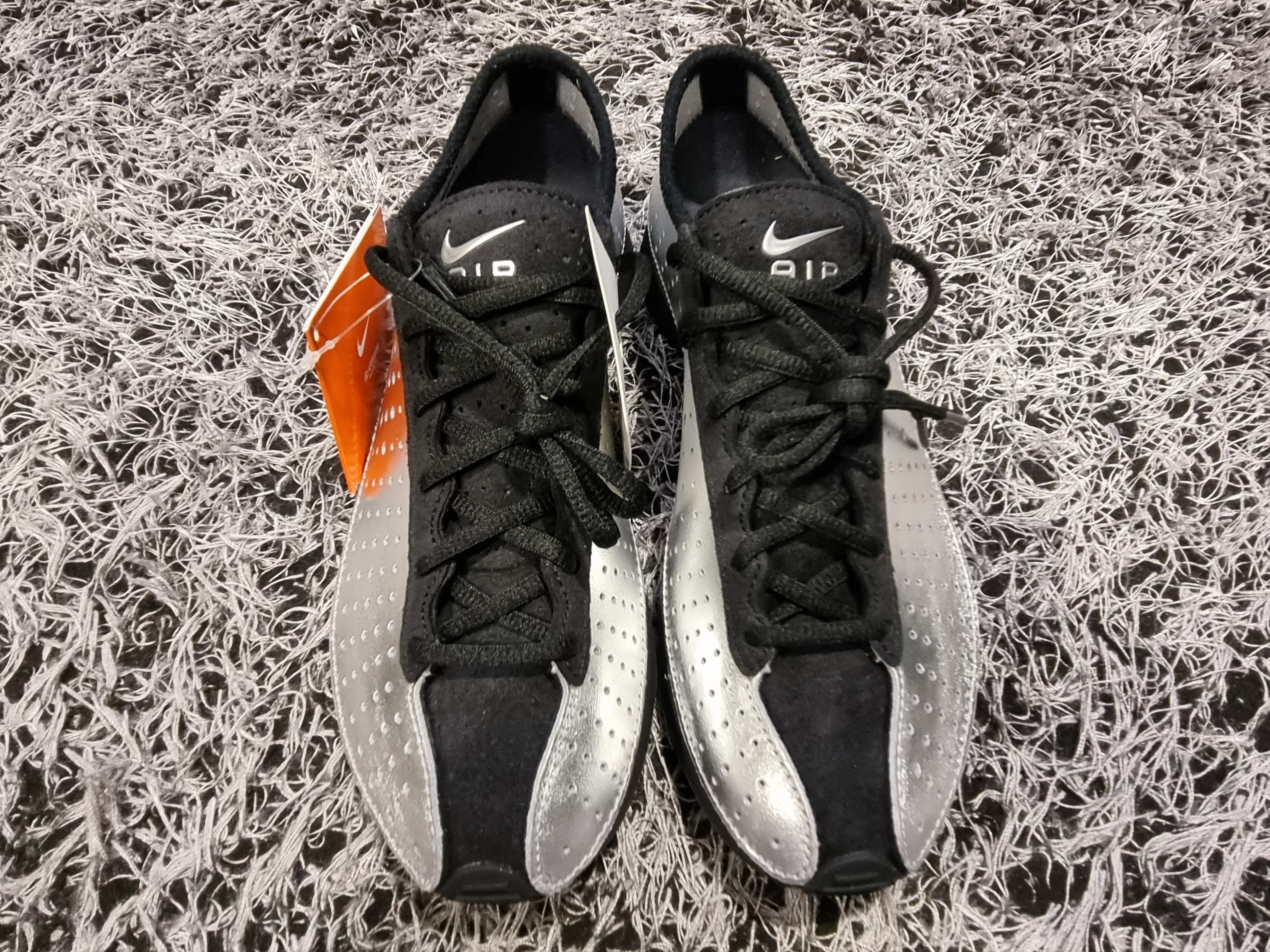 (W) Nike Air Superfly Metallic Silver and Black 착용 스타일 - 4