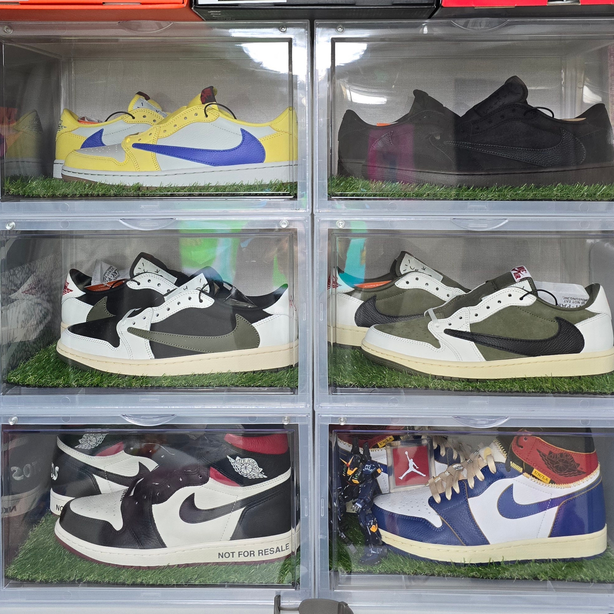 Jordan 1 x Travis Scott Retro Low OG SP Reverse Olive, (W) Jordan 1 x Travis Scott Retro Low OG SP Canary 착용 스타일