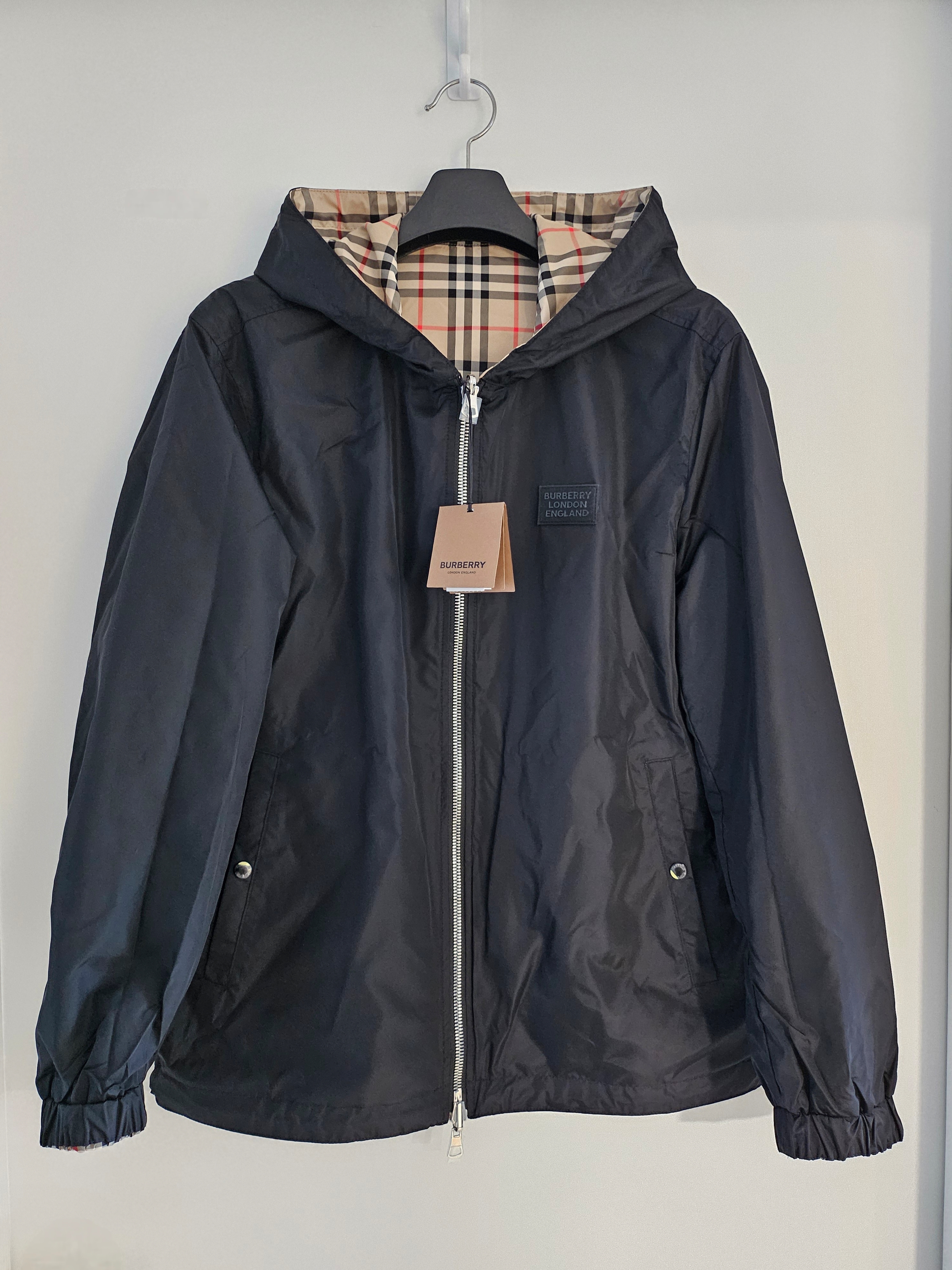 Burberry Reversible Vintage Check Hooded Jacket Archive Beige 착용 스타일 - 2