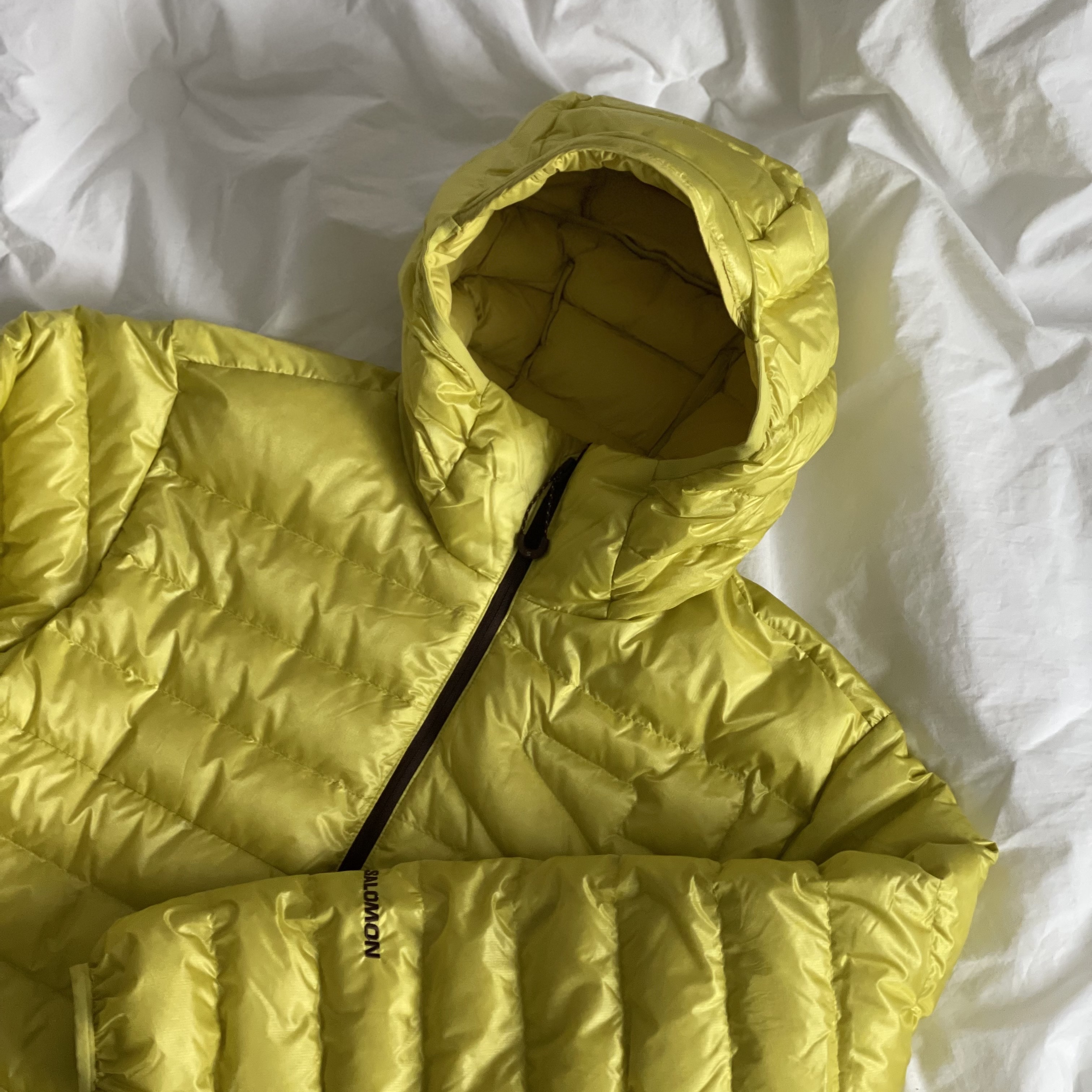 Salomon X Fuse Packable Lightweight Hooded Down Jacket Black 착용 스타일