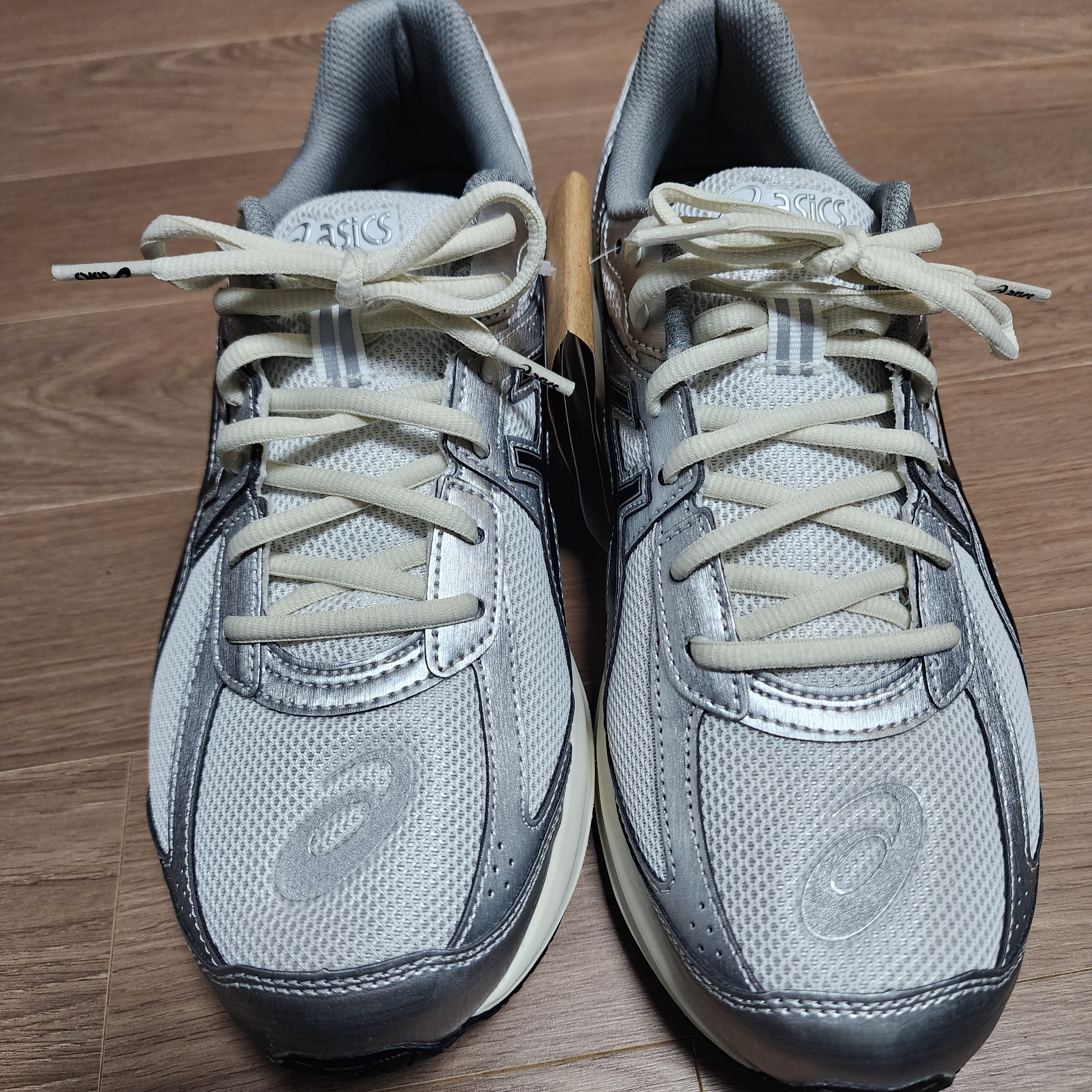 Asics Jog 100 S White Black - 2E Wide 착용 스타일 - 1