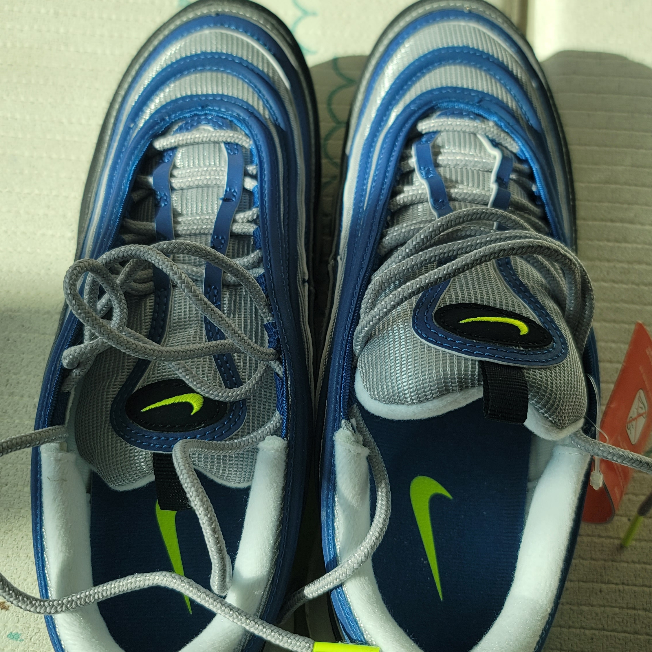 Nike Air Max 97 OG Atlantic Blue and Voltage Yellow 착용 스타일