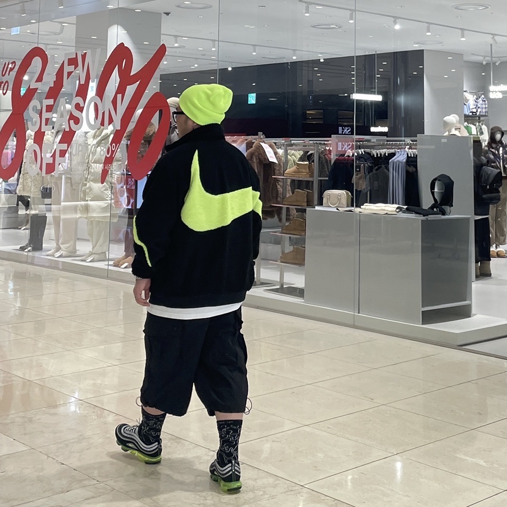 Nike Big Swoosh Full Zip Jacket Black Volt, Nike Air VaporMax 97 Black Volt 착용 스타일 - 1
