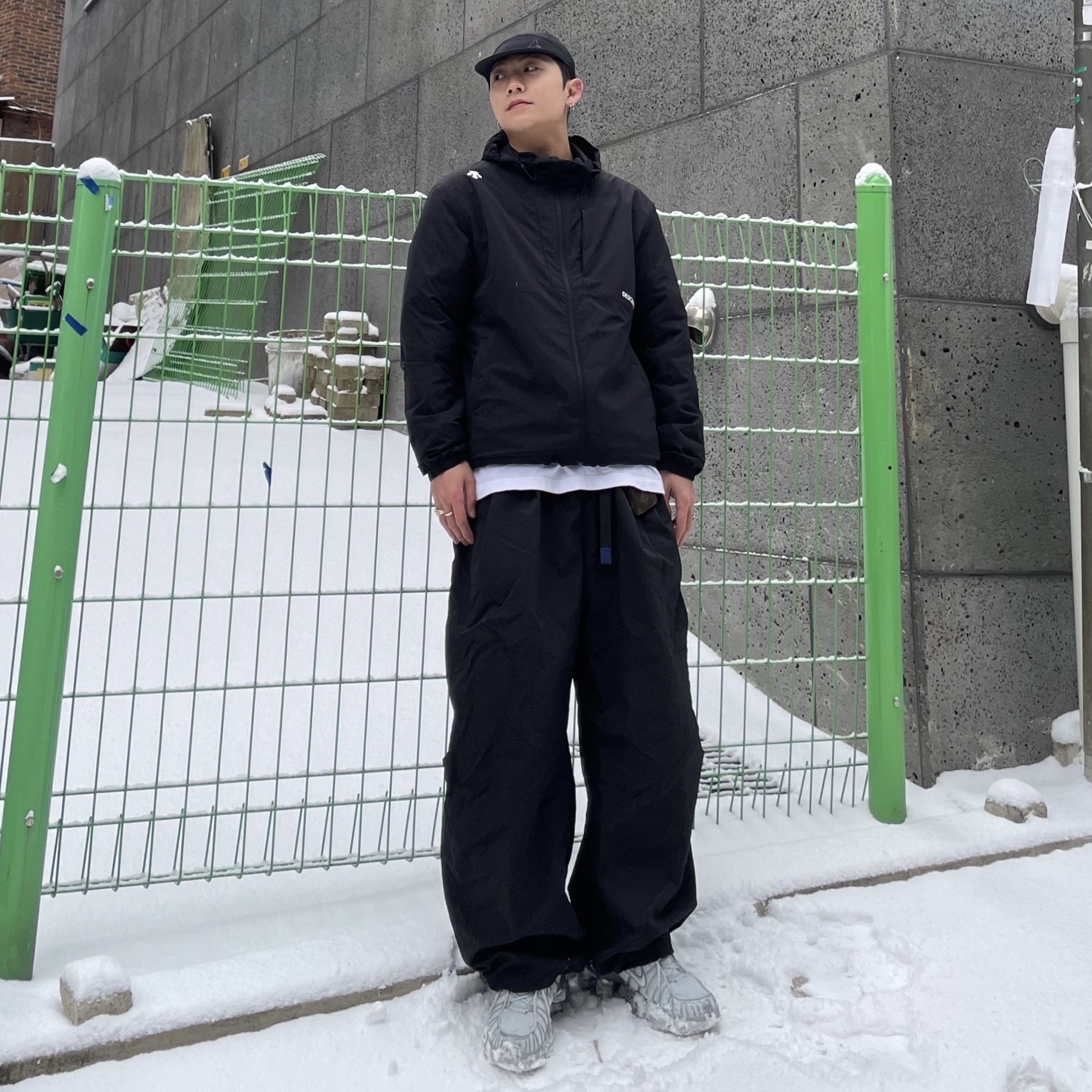 Roa Hiking Cap Black, (W) Nike Shox TL Pure Platinum and Metallic Silver 착용 스타일