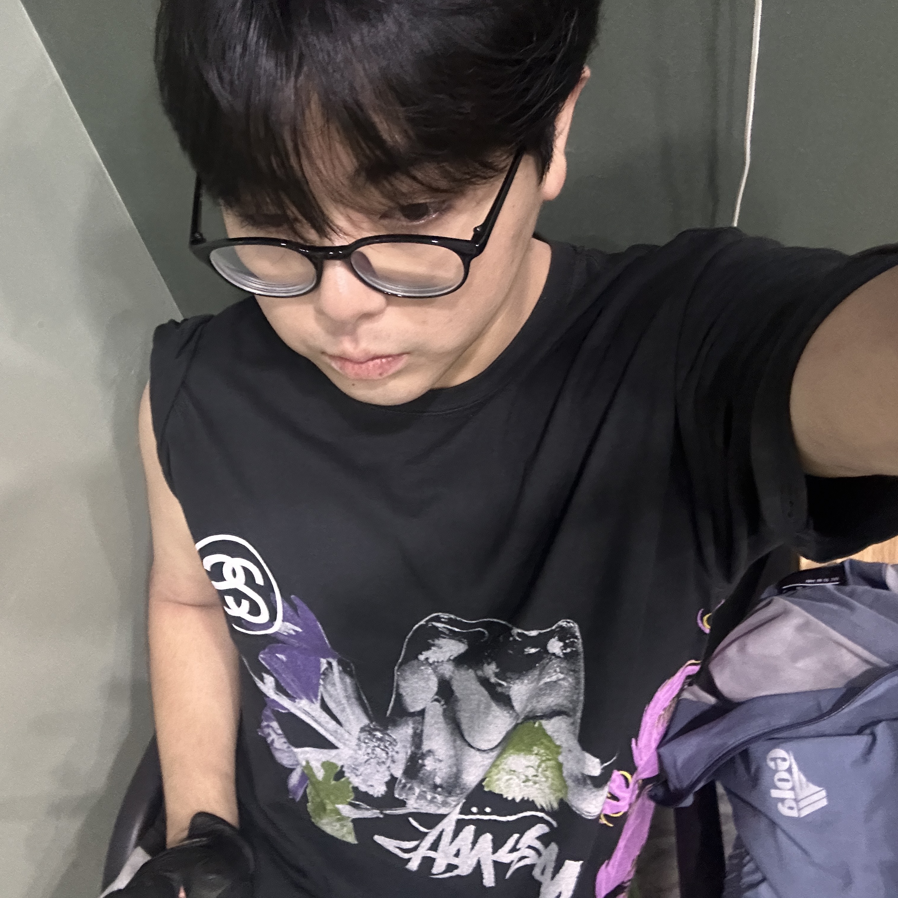 Stussy Strike Pigment Dyed T-Shirt Black 착용 스타일