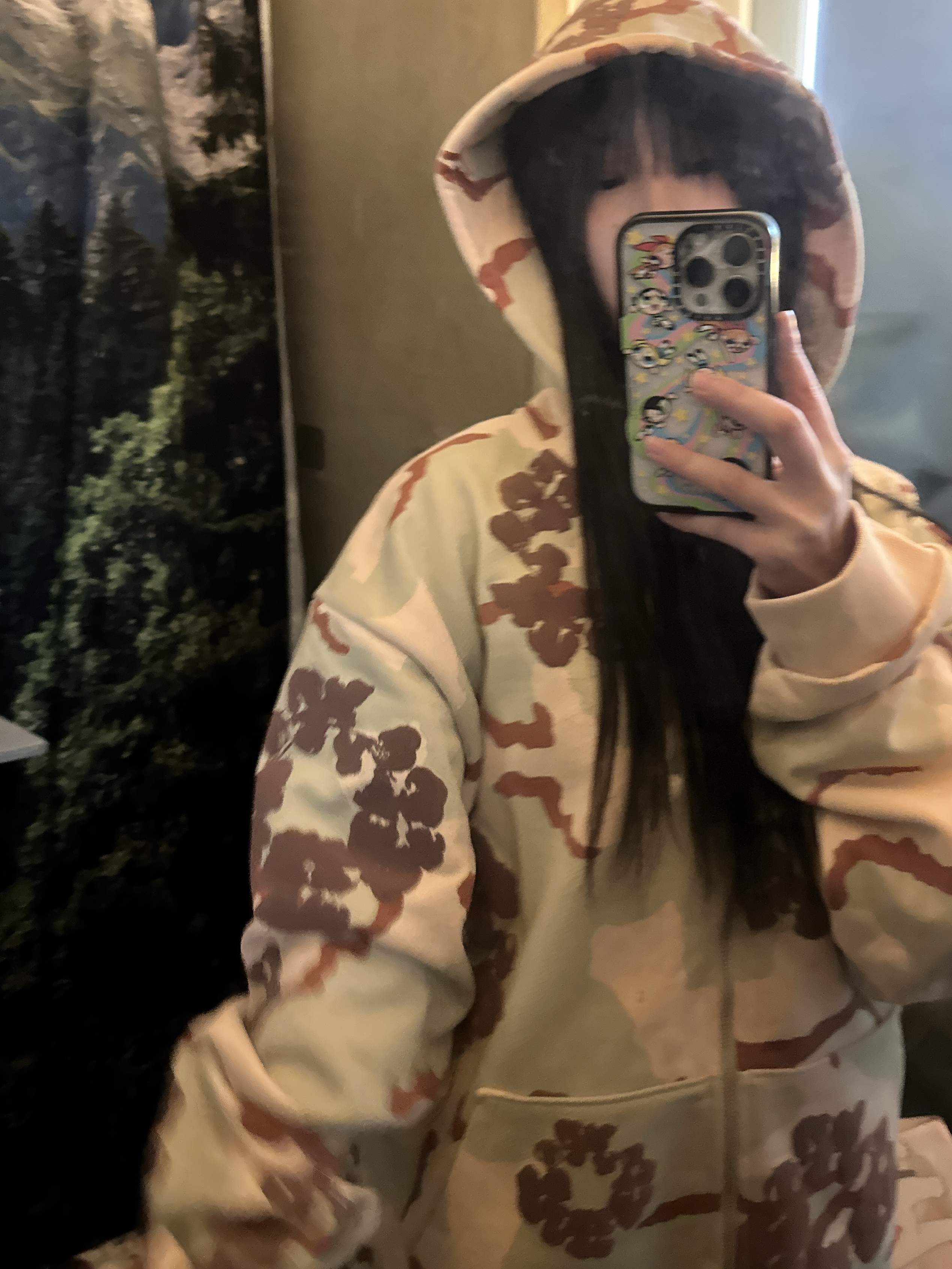 Denim Tears Cotton Wreath Zip Hoodie Desert Storm Camo 착용 스타일