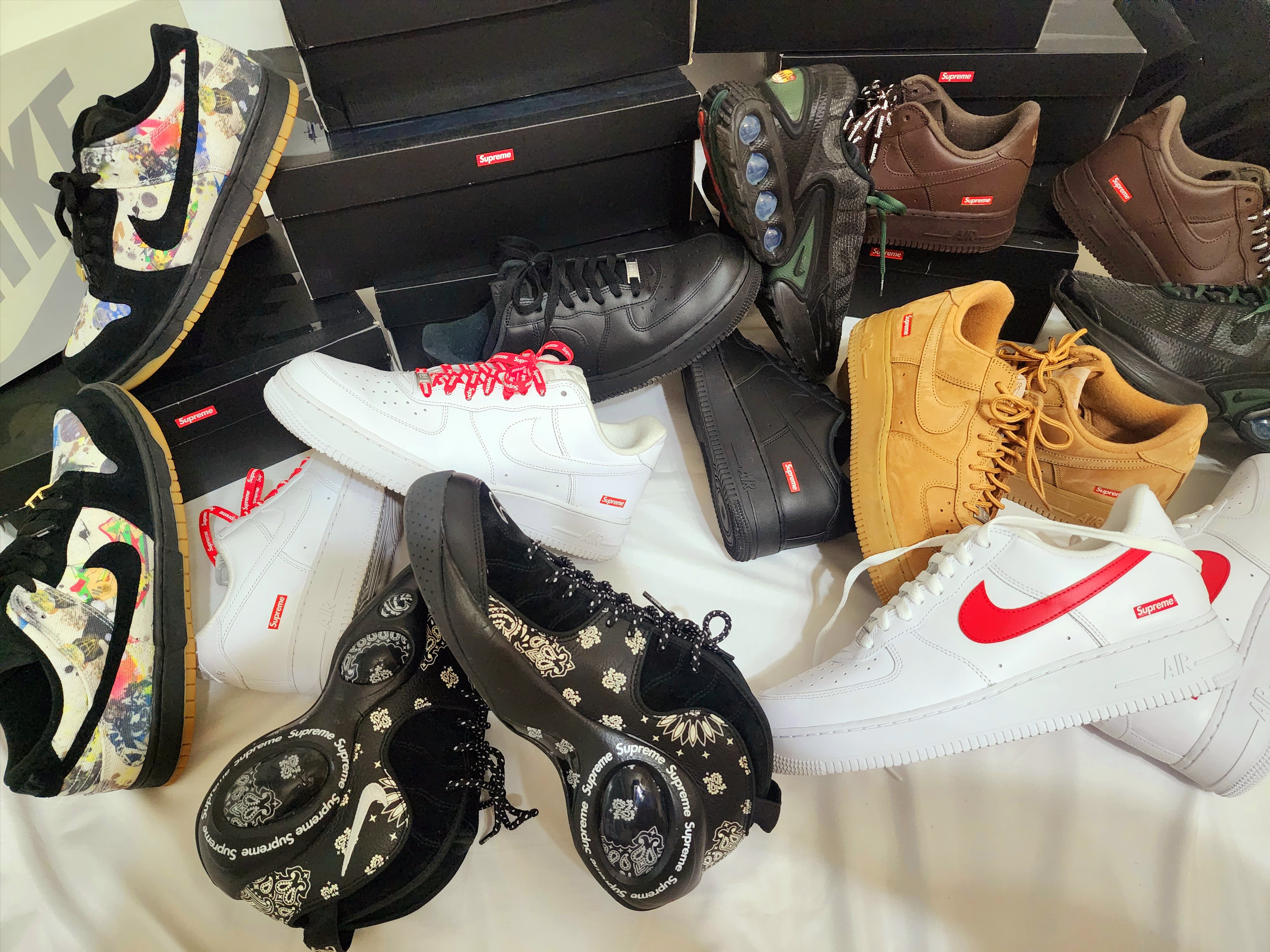 Nike x Supreme Air Force 1 Low White, Nike x Supreme Air Force 1 Low Black 착용 스타일 - 3