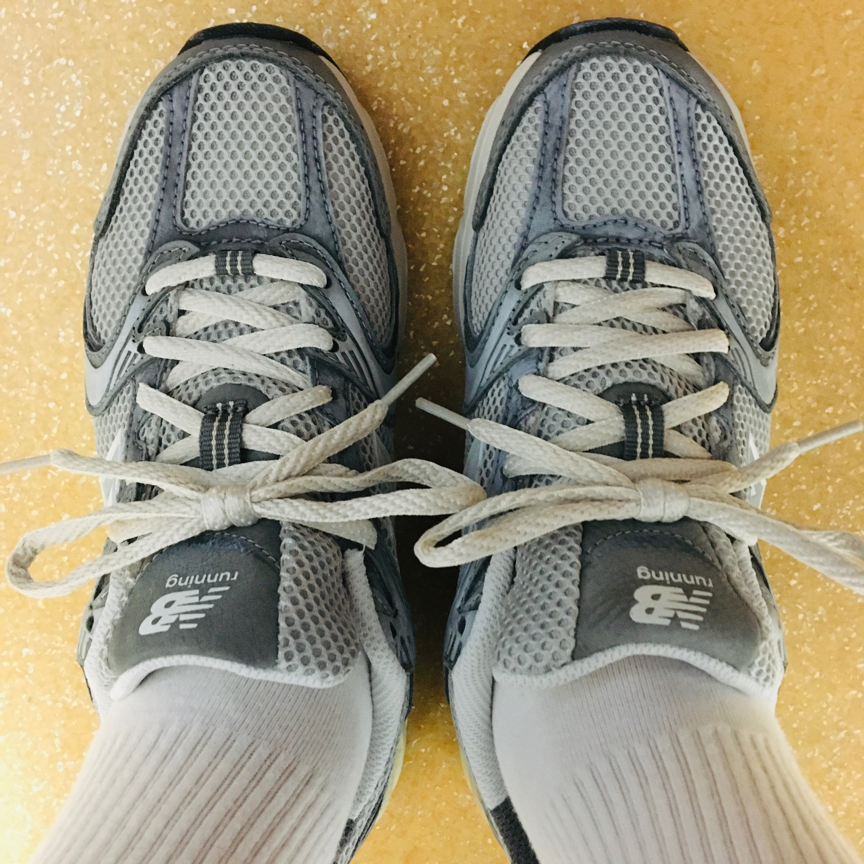 New Balance 530 Premium Vintage Grey Matter 착용 스타일