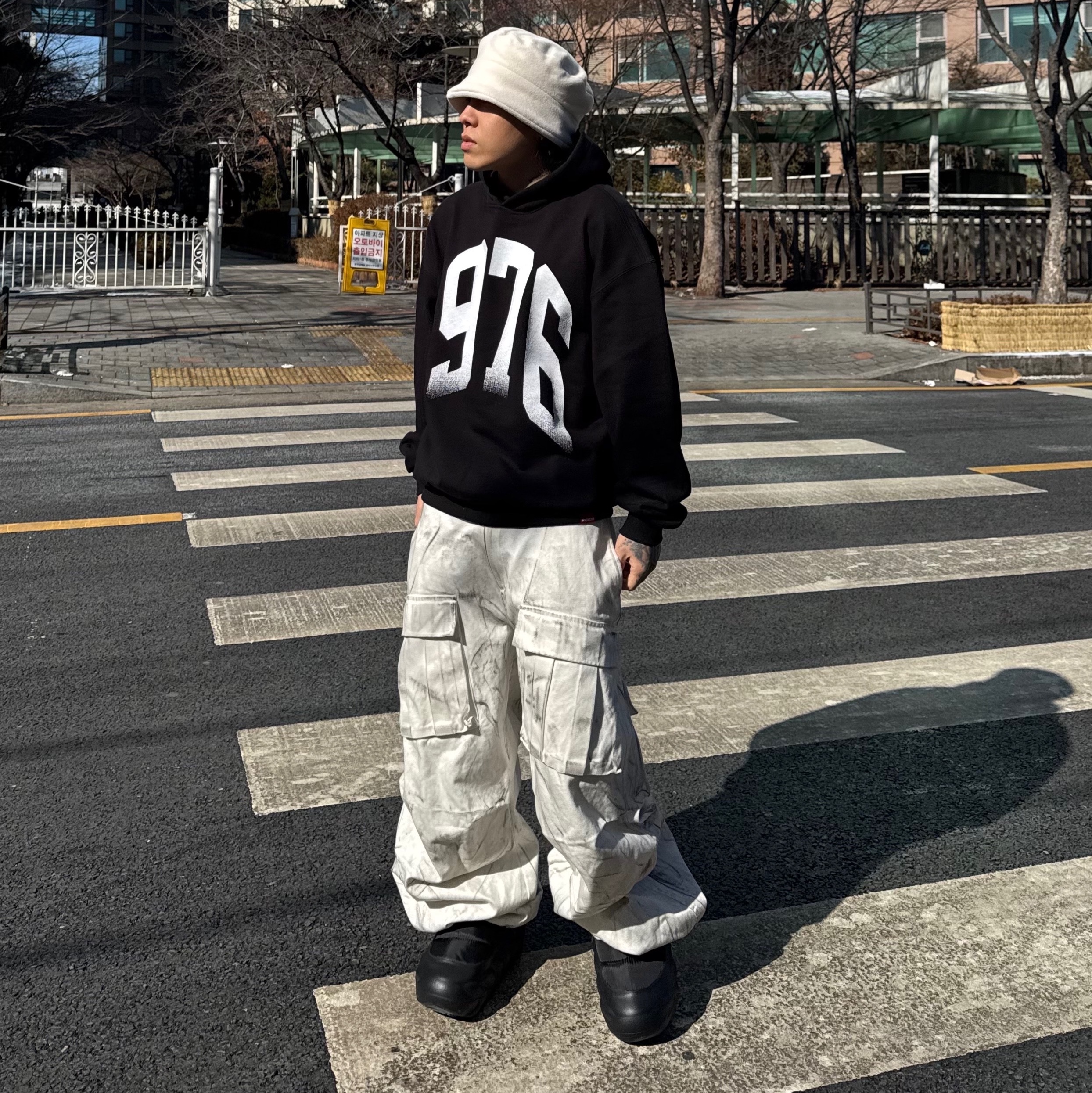 Nos Couleurs 01 Cargo Pants Dirty Washing 착용 스타일 - 3
