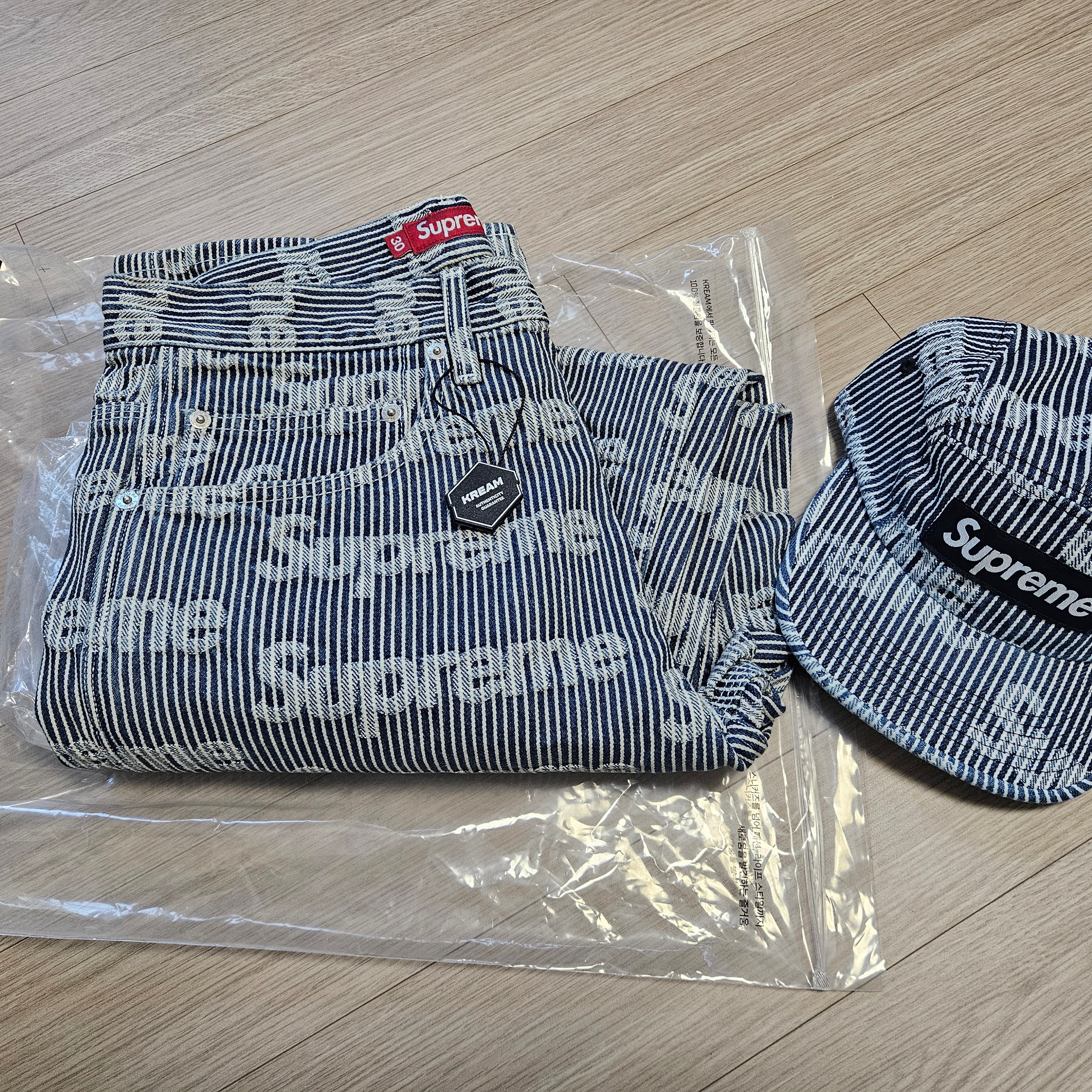 Supreme Denim Painter Pants Stripe - 24SS, Supreme Denim Camp Cap Stripe - 24SS 착용 스타일