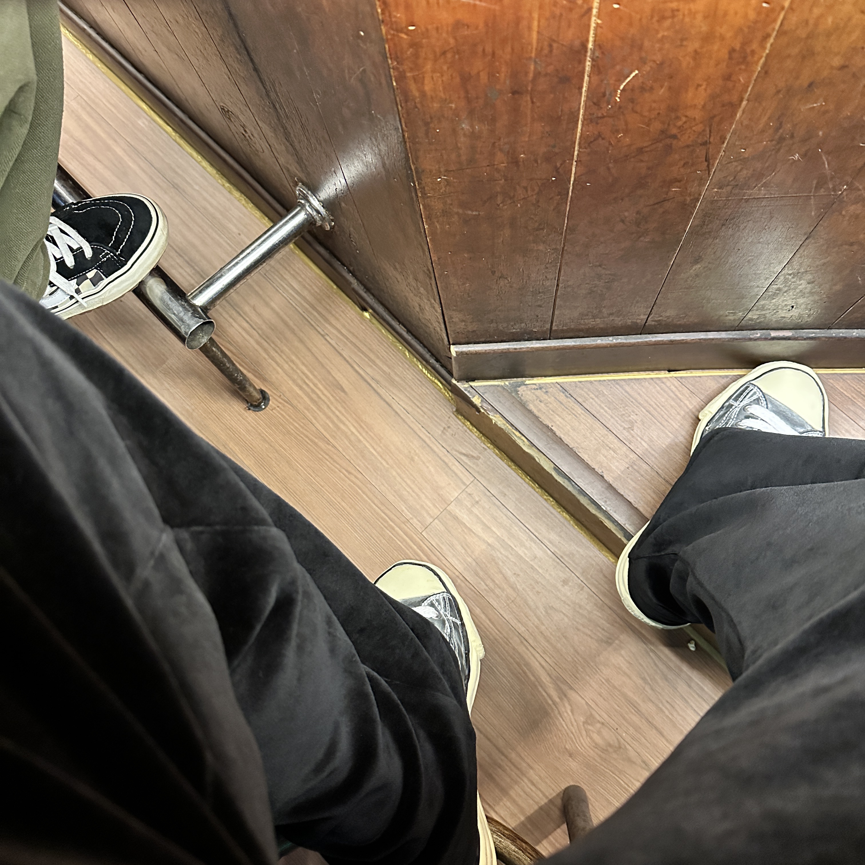 Maison Mihara Yasuhiro Peterson OG Sole Paraffin Leather Low-top Sneakers Black, Supreme Coated Denim Camp Cap Red - 24SS 착용 스타일