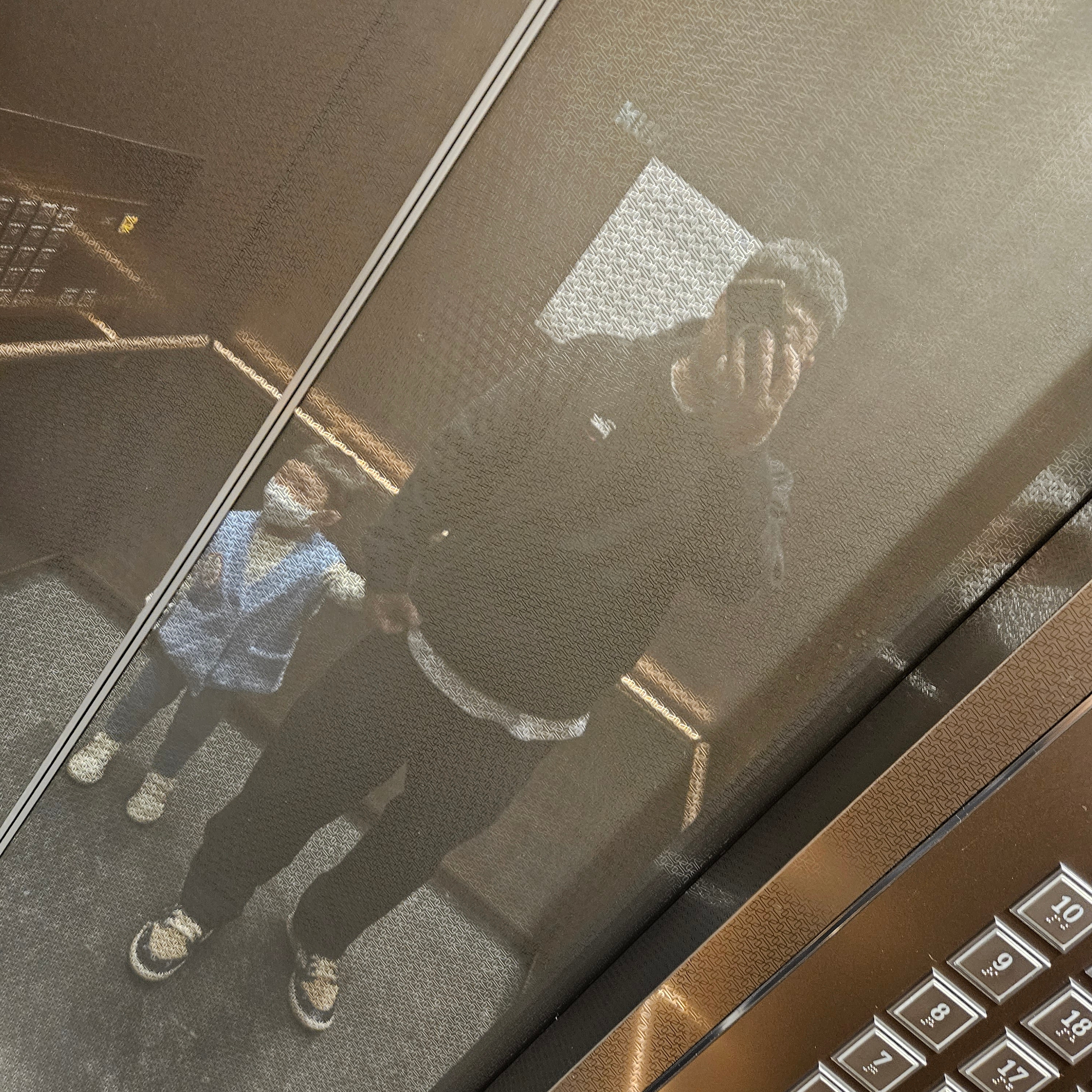 Nike x Patta x FC Barcelona Solo Swoosh Hoodie Culers del Món (FD4147-010), Nike x Travis Scott SB Dunk Low 착용 스타일