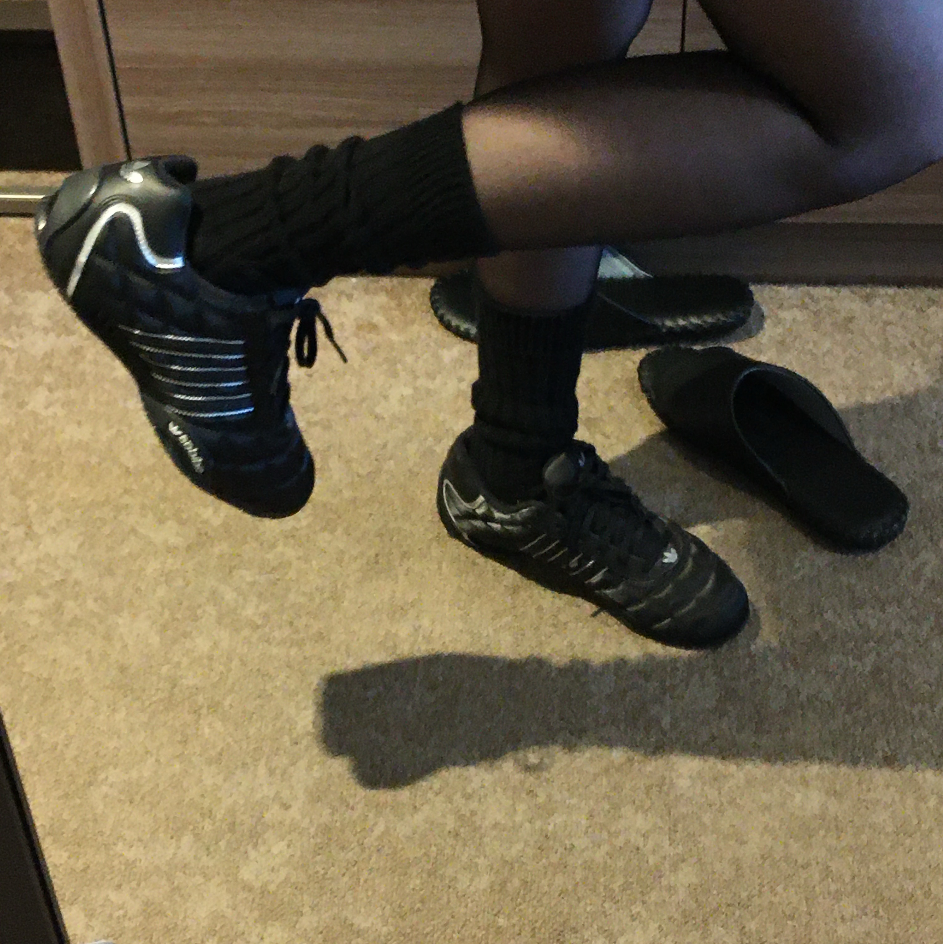 (W) Adidas Adiracer Lo Core Black Silver Metallic 착용 스타일