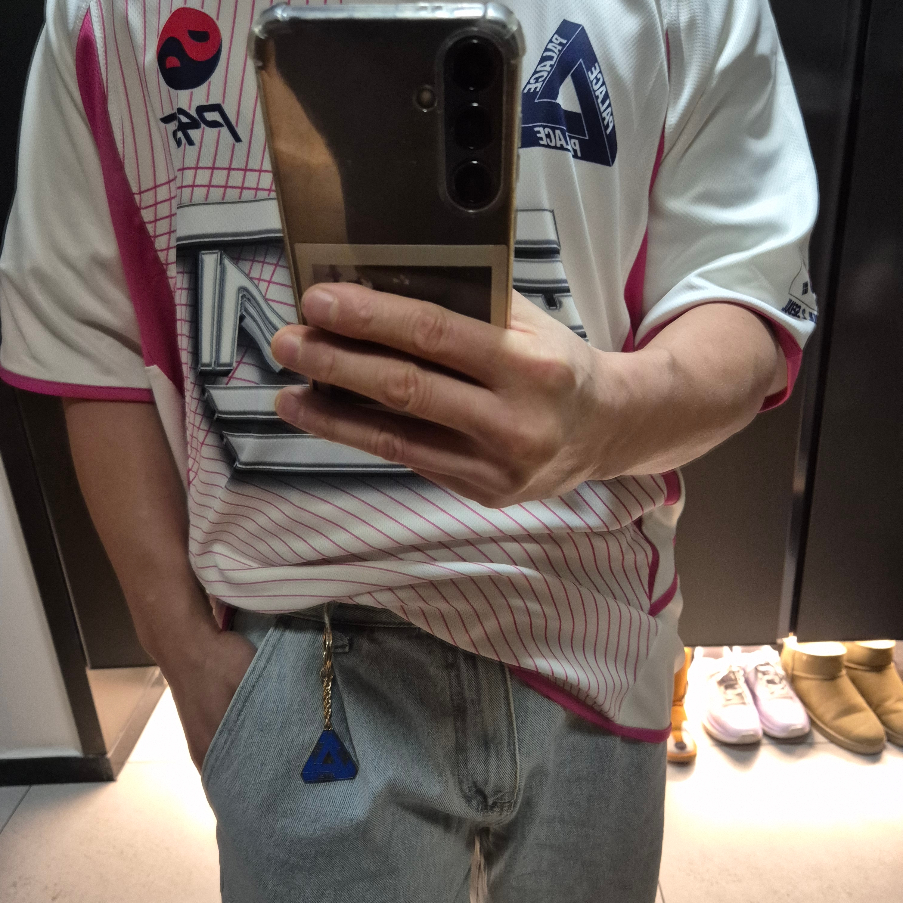 Palace Seoul 2 Seoul Jersey White Pink - 25SS, Palace Seoul 2 Seoul Tri-Ferg T-Shirt Grey Marl - 25SS 착용 스타일 - 10