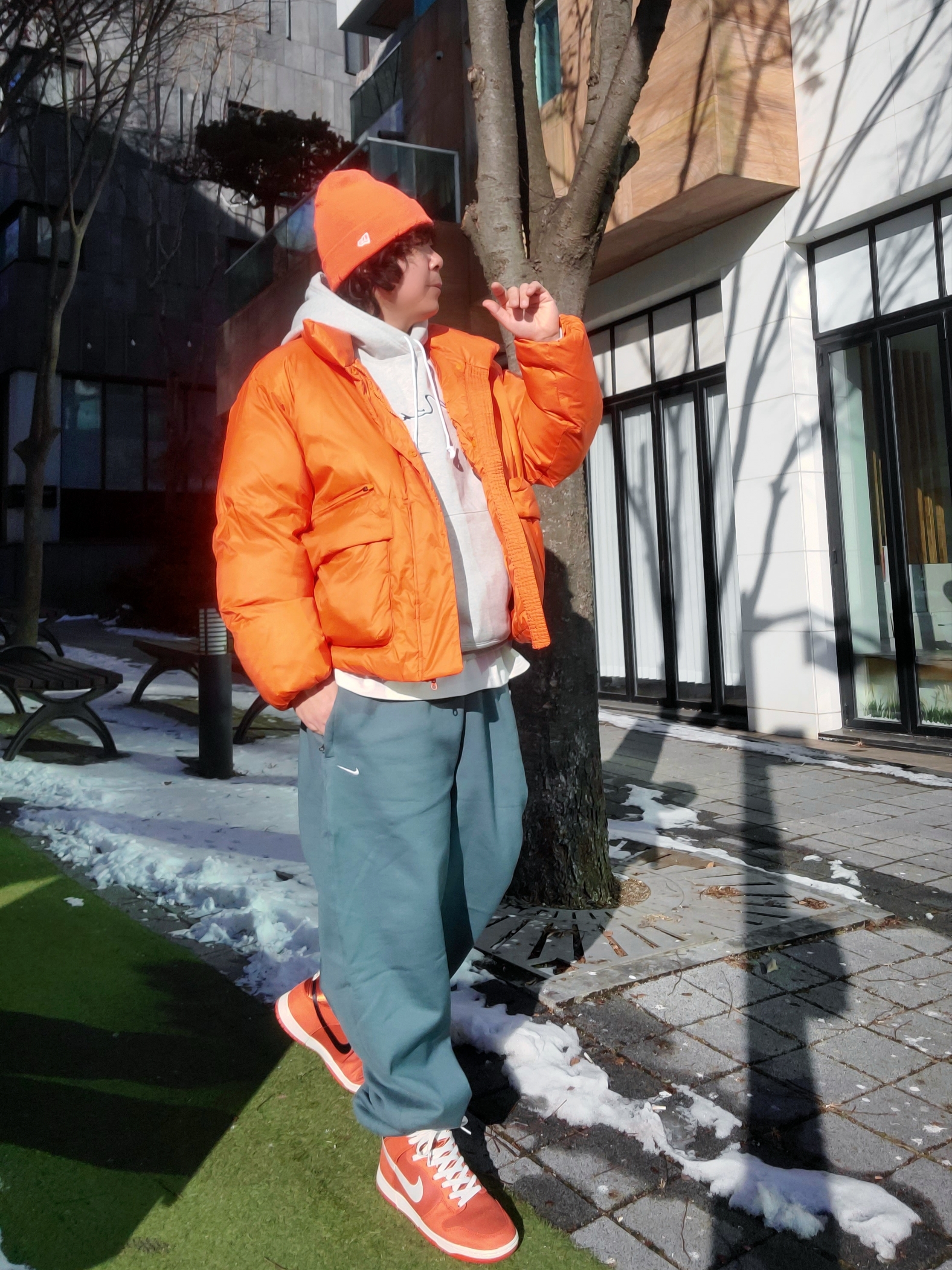 (W) Nike NRG Solo Swoosh Fleece Pants Hasta - US/EU, Nike Dunk High Retro PRM EMB One Game 착용 스타일 - 1