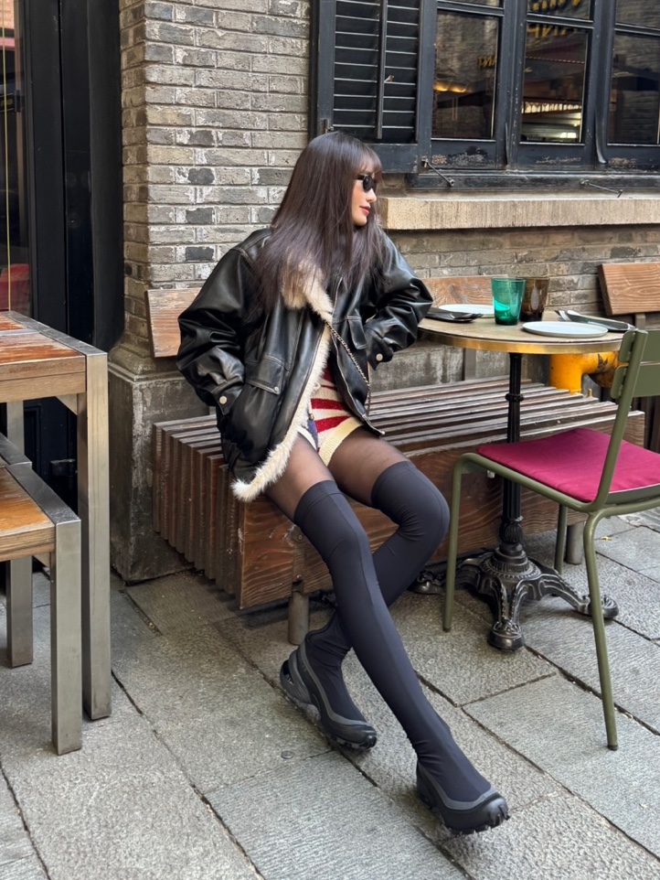 (W) Salomon x MM6 Maison Margiela Cross Wader Black, Prada Symbole Sunglasses Slate Gray Lenses Alternative fit 착용 스타일 - 2