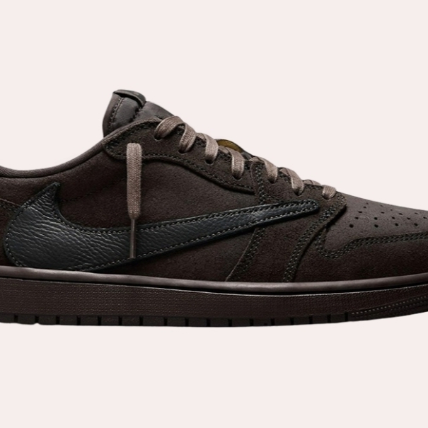 Jordan 1 x Travis Scott Retro Low OG SP Velvet Brown and Dark Mocha 착용 스타일