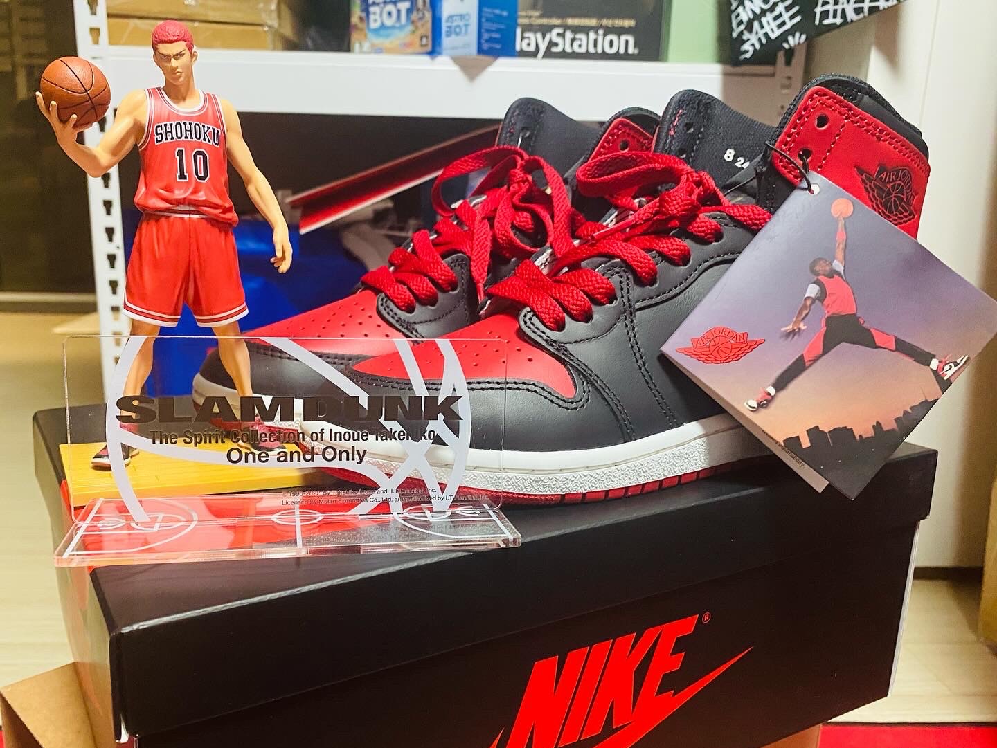 Jordan 1 High 85 Bred, Jordan 1 x Tune High 85 Bred (Special Package) 착용 스타일 - 1