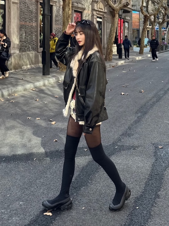 (W) Salomon x MM6 Maison Margiela Cross Wader Black, Prada Symbole Sunglasses Slate Gray Lenses Alternative fit 착용 스타일 - 1