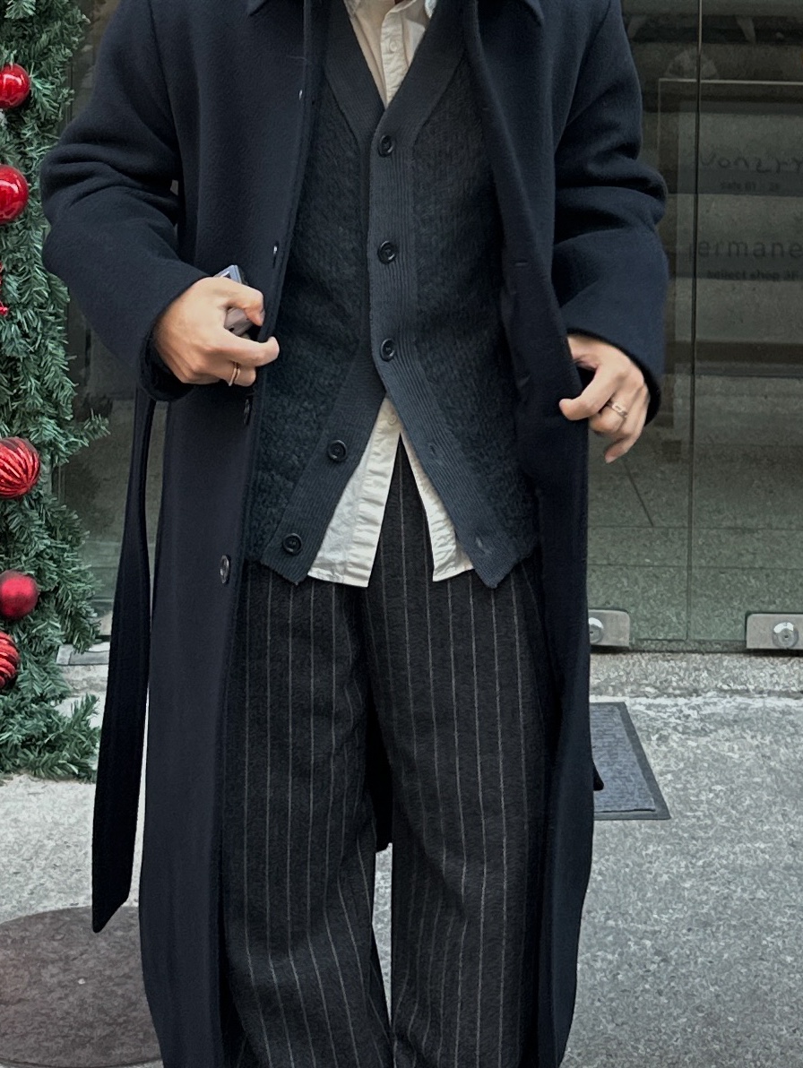 Amomento Mens Single Breasted Long Coat Black - 24FW, The Museum Visitor Corduroy Ball Cap Brown 착용 스타일 - 3